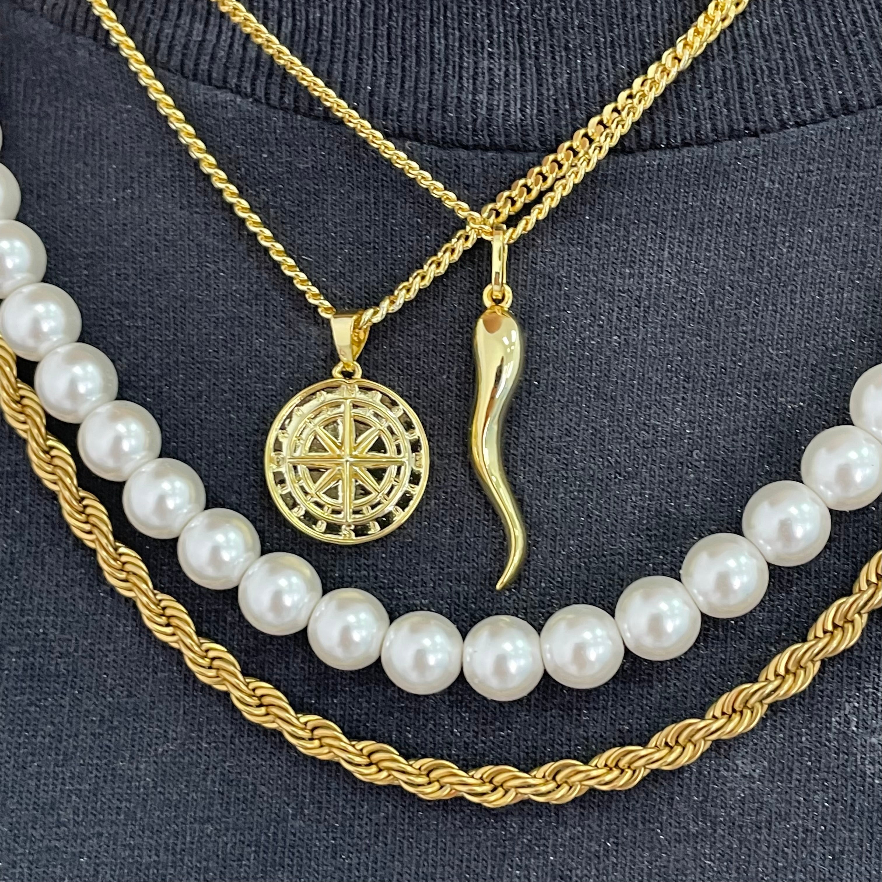 Compass Charm – Timeless Elegance Redefined
