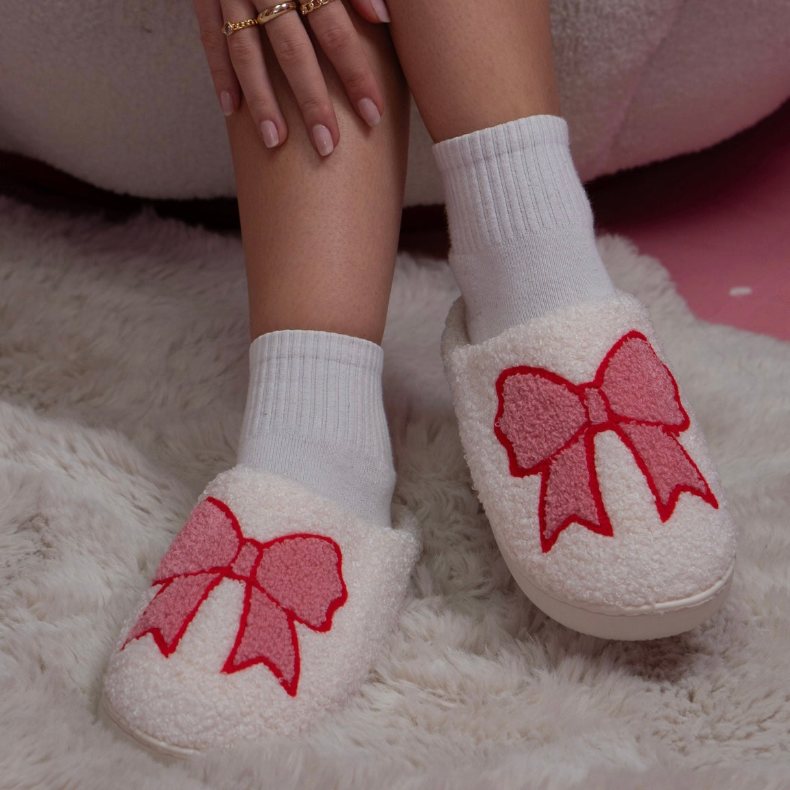 Chic Bow Slippers – Luxe Comfort Awaits