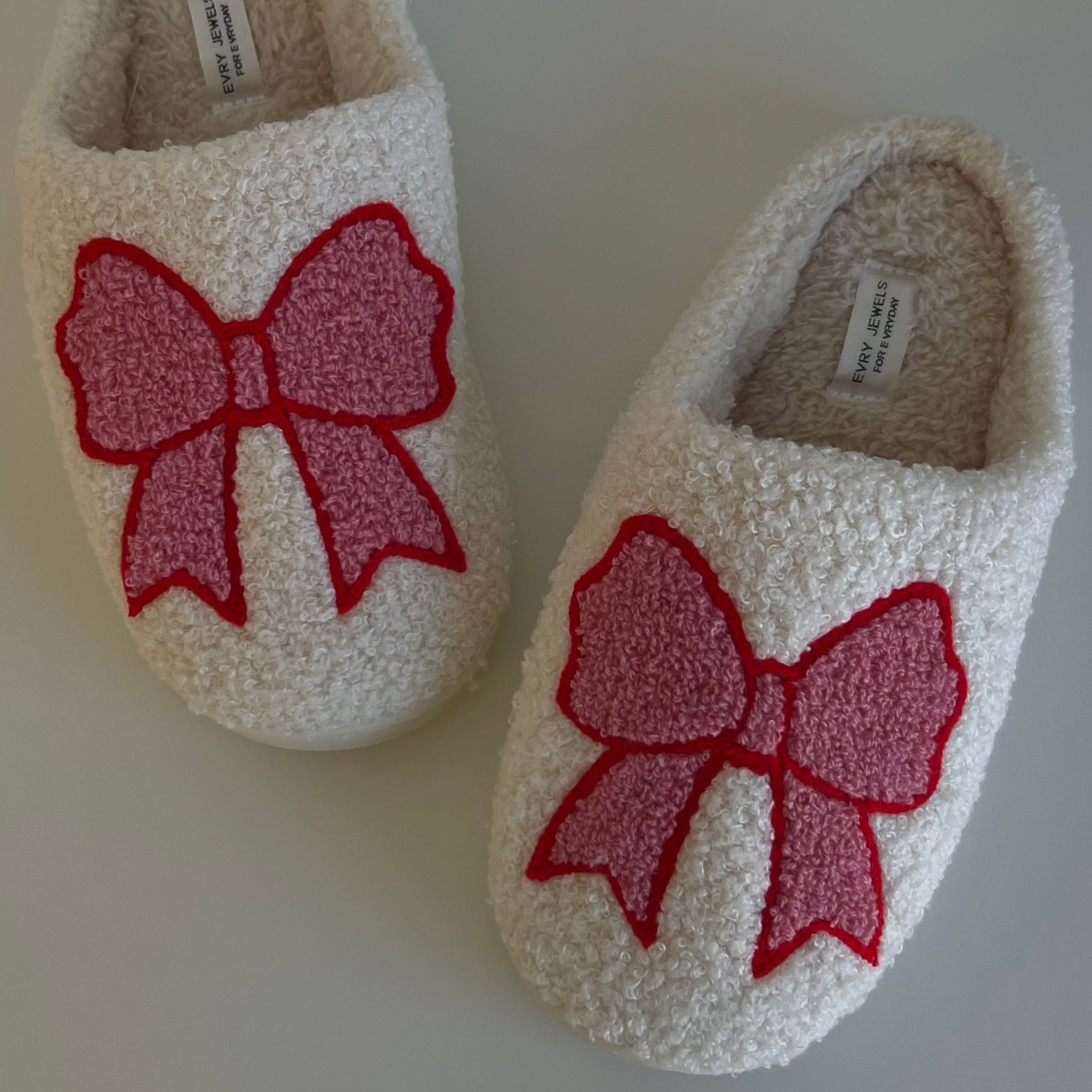 Chic Bow Slippers – Luxe Comfort Awaits