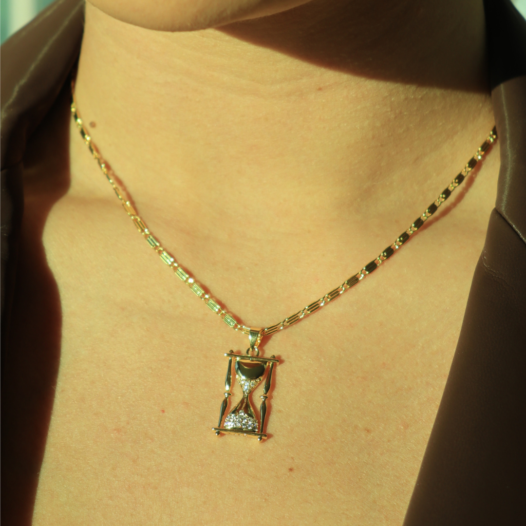 Timeless Elegance – Moment Necklace