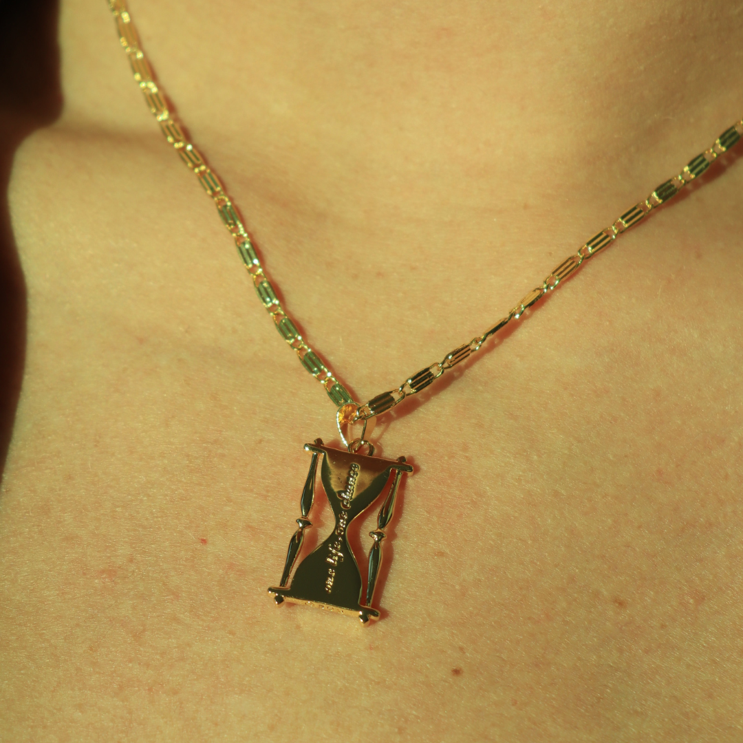 Timeless Elegance – Moment Necklace