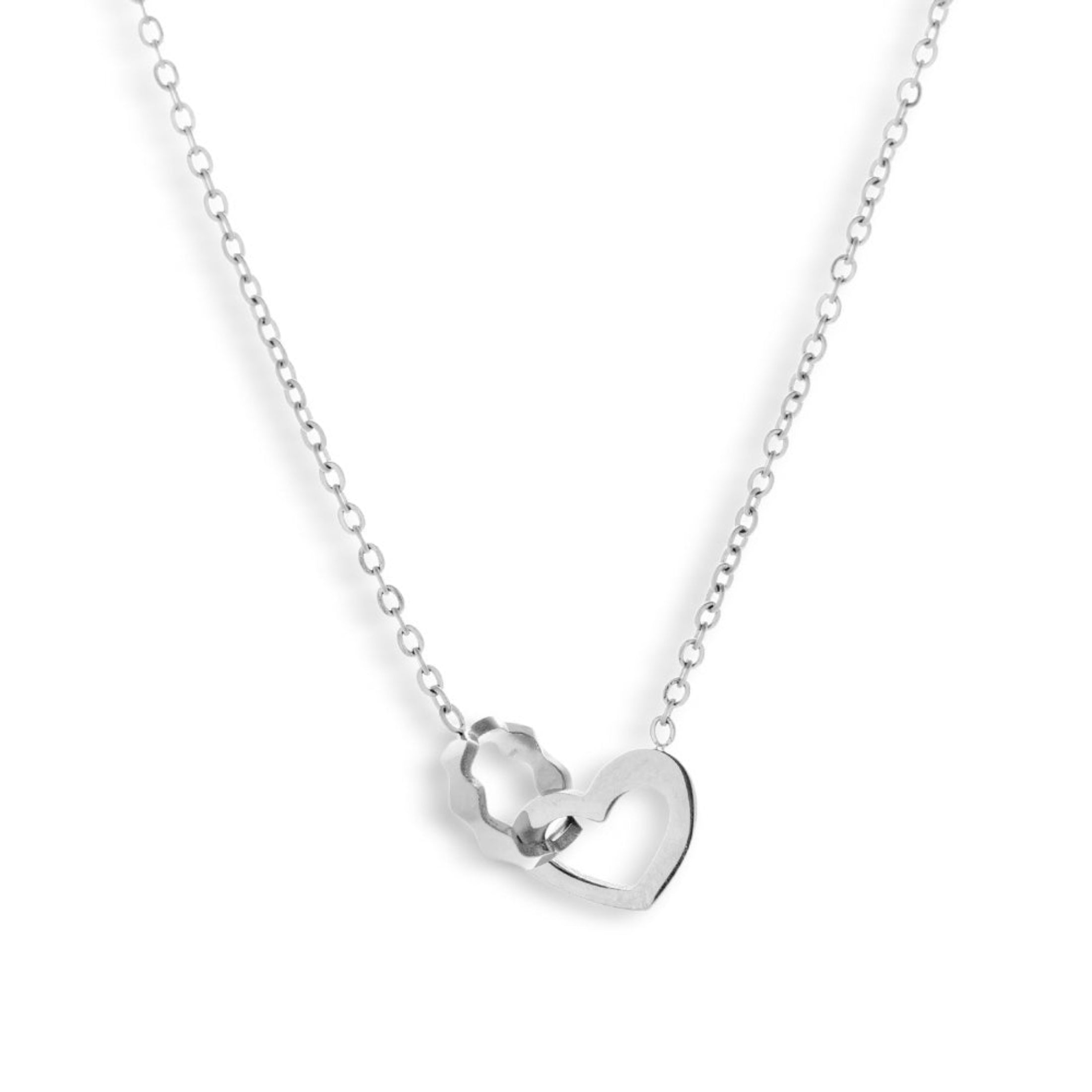 Heartfelt Elegance – Timeless Necklace