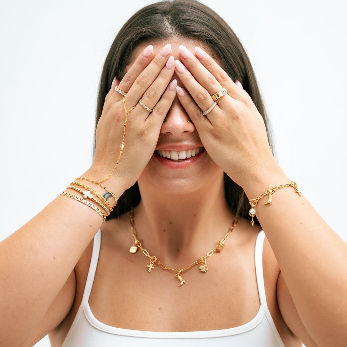 Embrace Elegance – Chained Luxury Bracelet