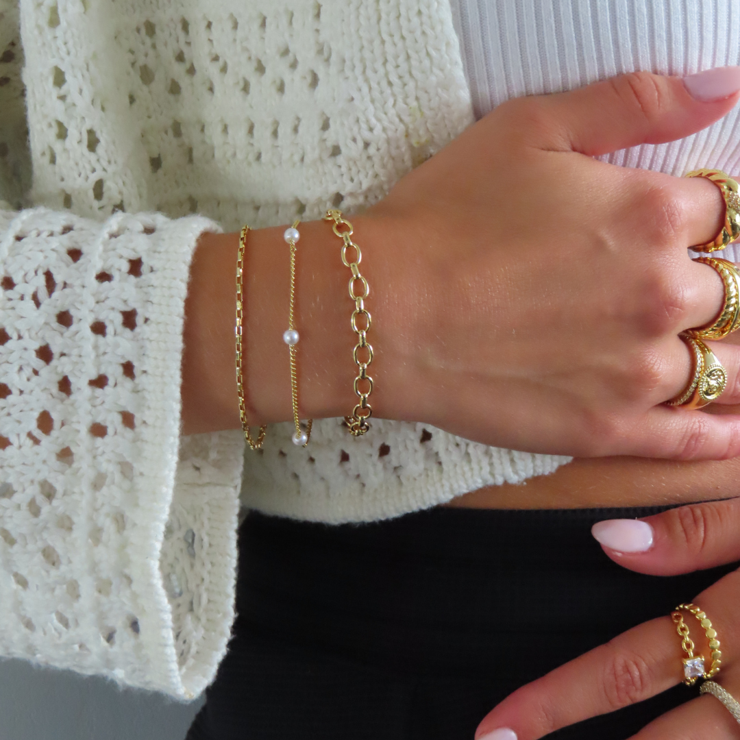 Embrace Elegance – Chained Luxury Bracelet