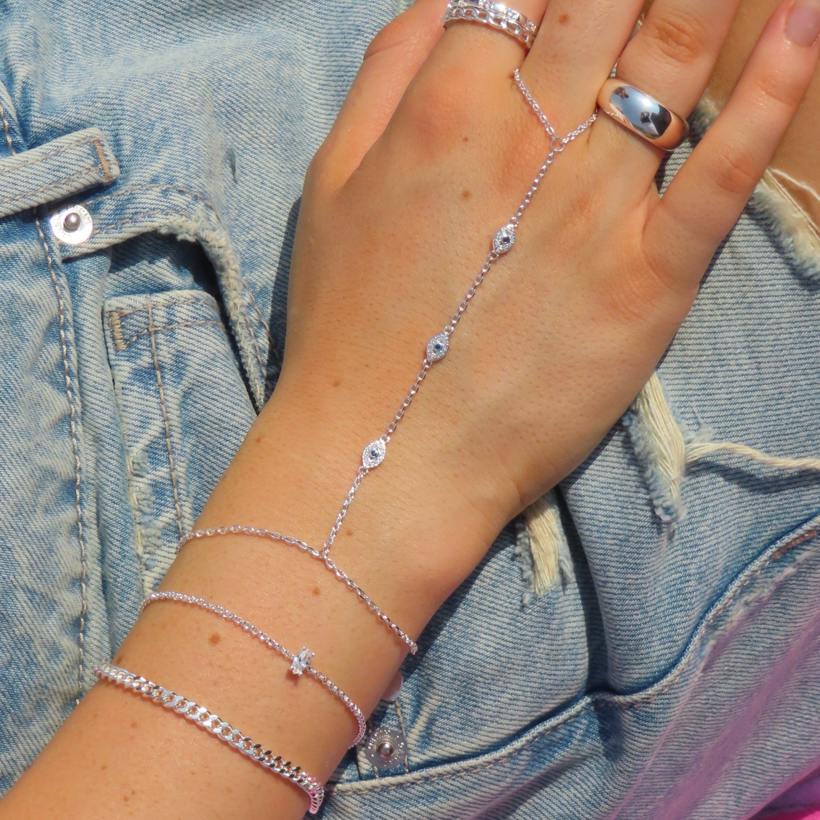 Clara – Timeless Elegance in Comfort
