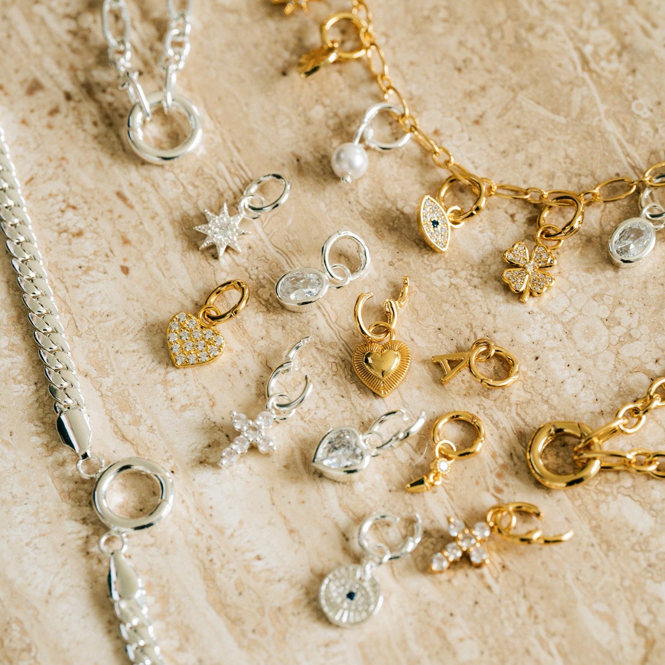 Clover Charm – Luxe Comfort Redefined