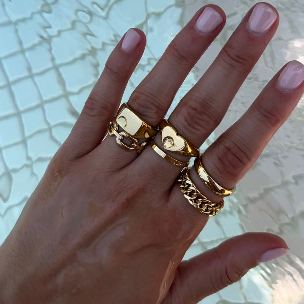 Unity – Luxe Embrace Ring