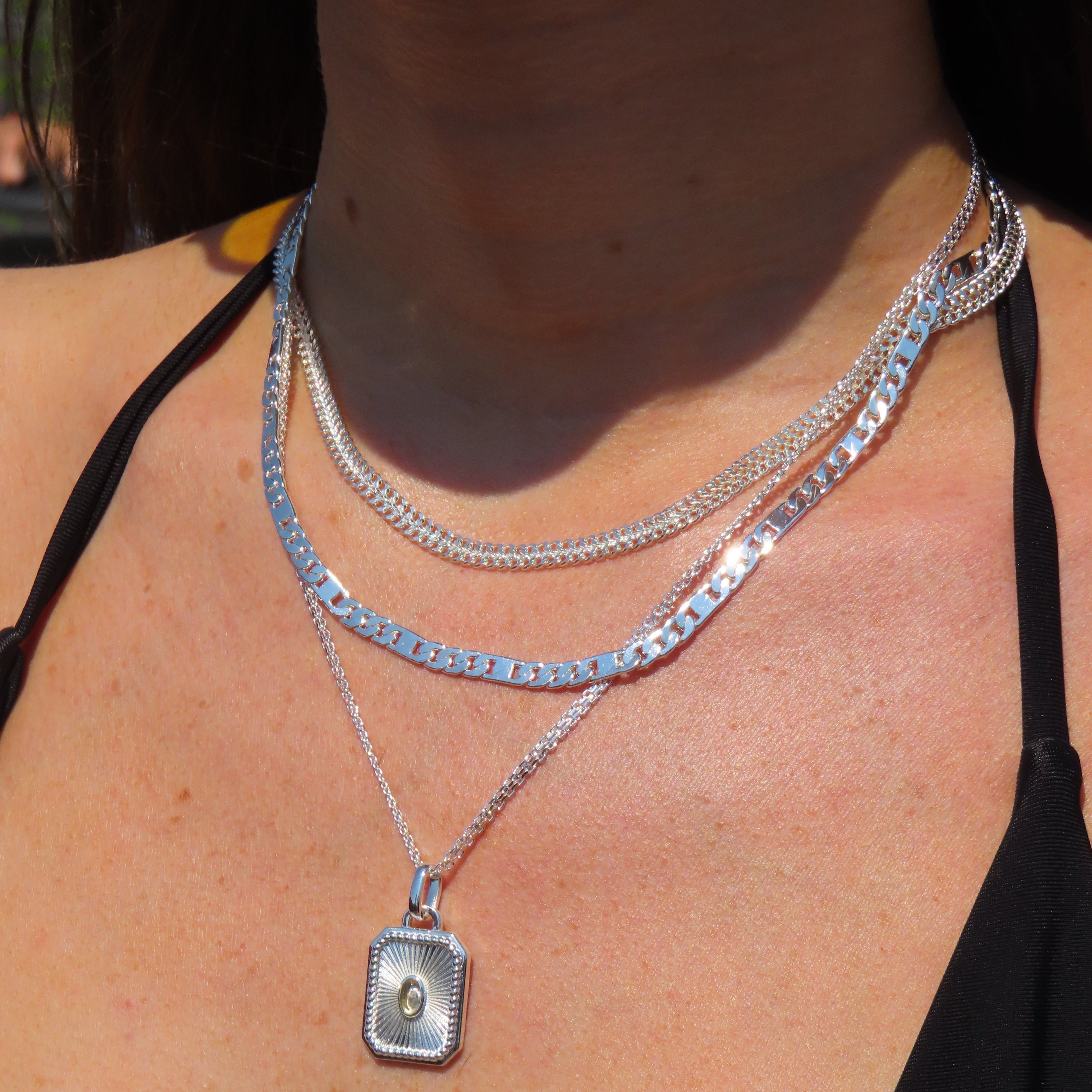 Cosmopolitan Necklace – Timeless Elegance Redefined