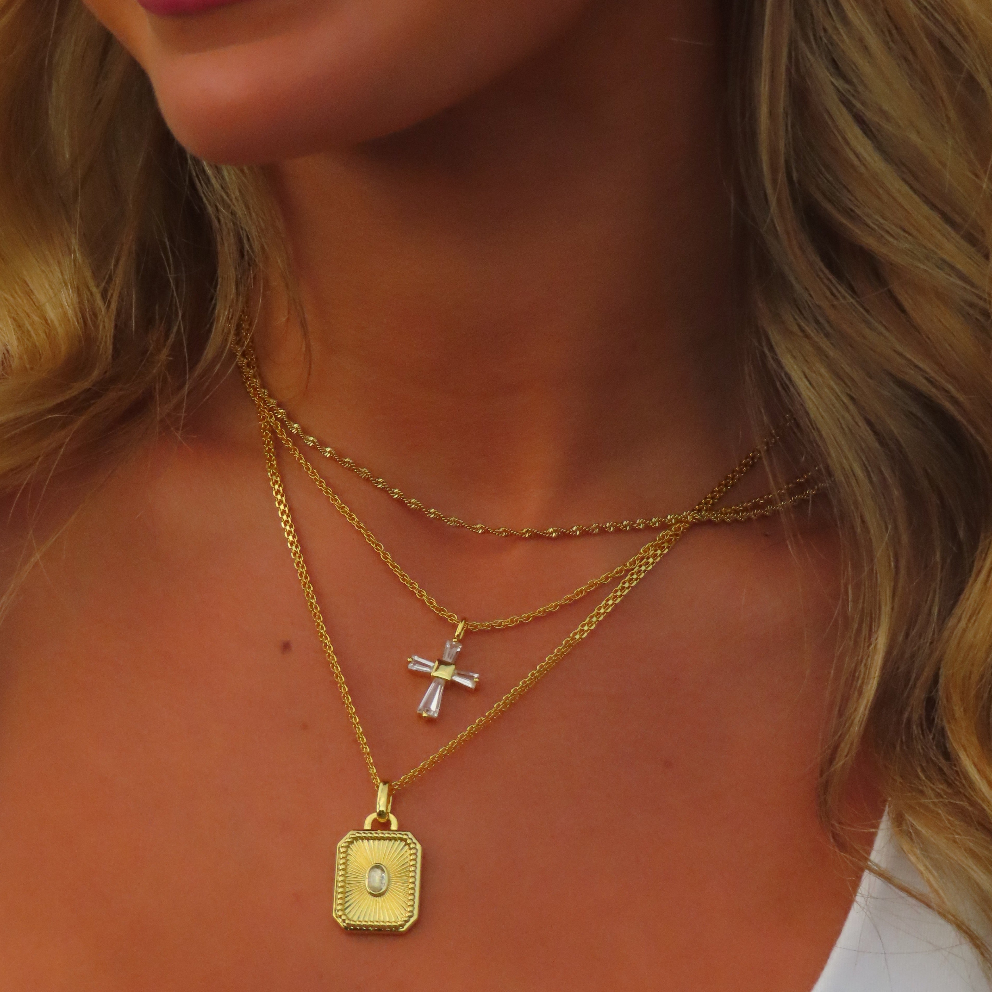 Cosmopolitan Necklace – Timeless Elegance Redefined