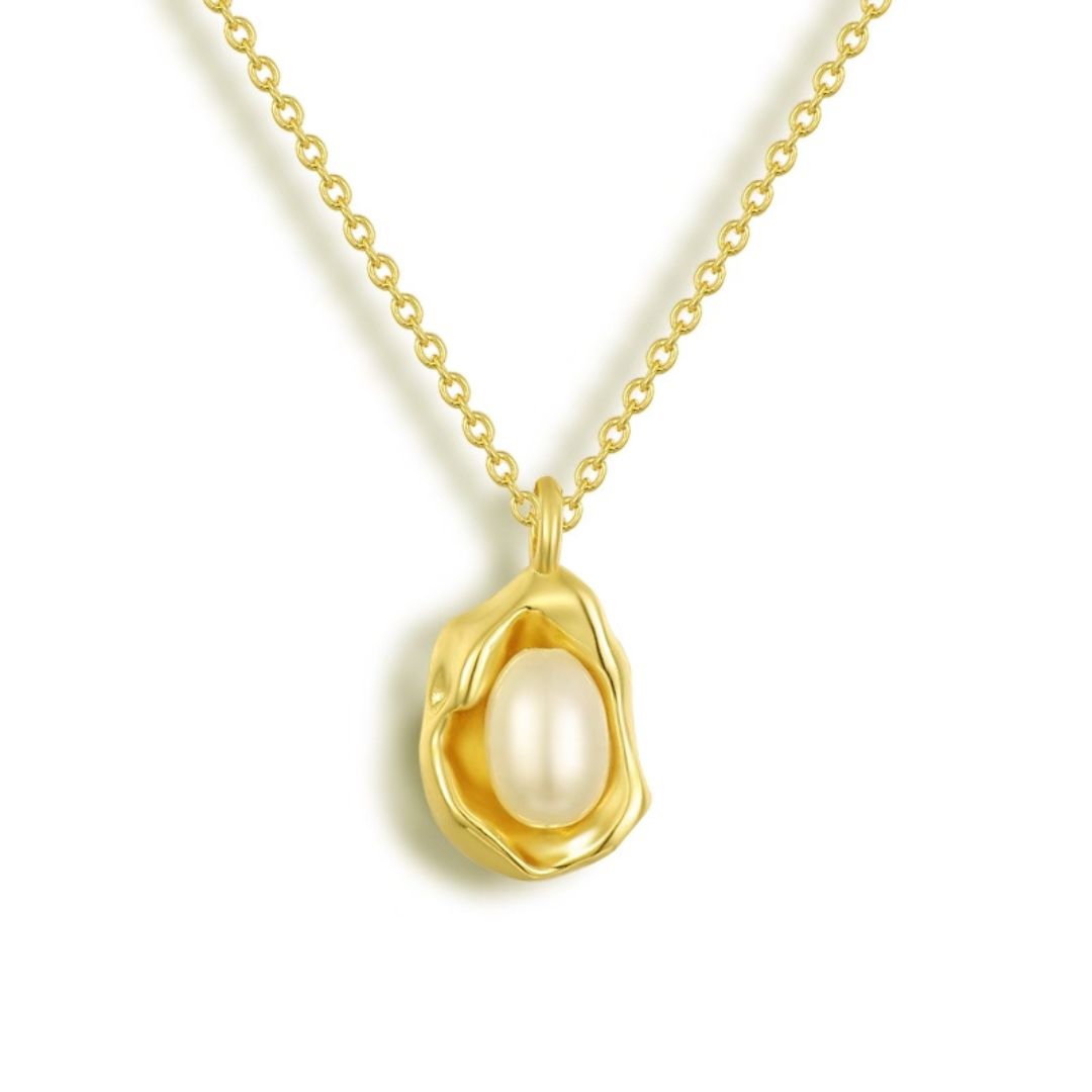 Luna Luxe – Radiant Pearl Elegance
