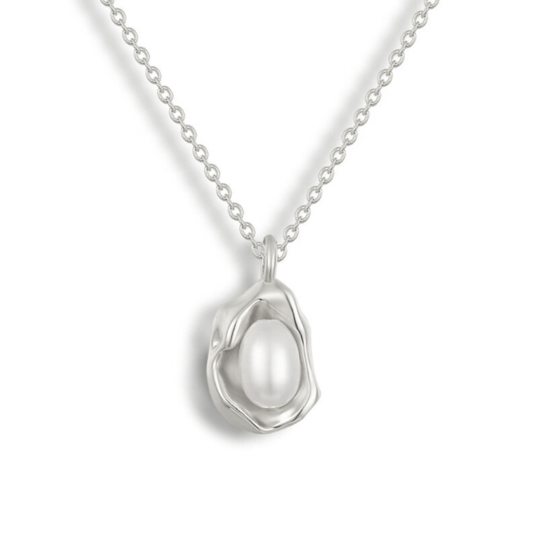 Luna Luxe – Radiant Pearl Elegance