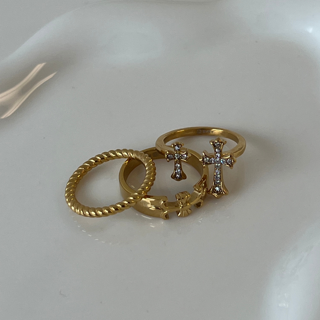 Heartfelt Elegance – Luxe Ring Design