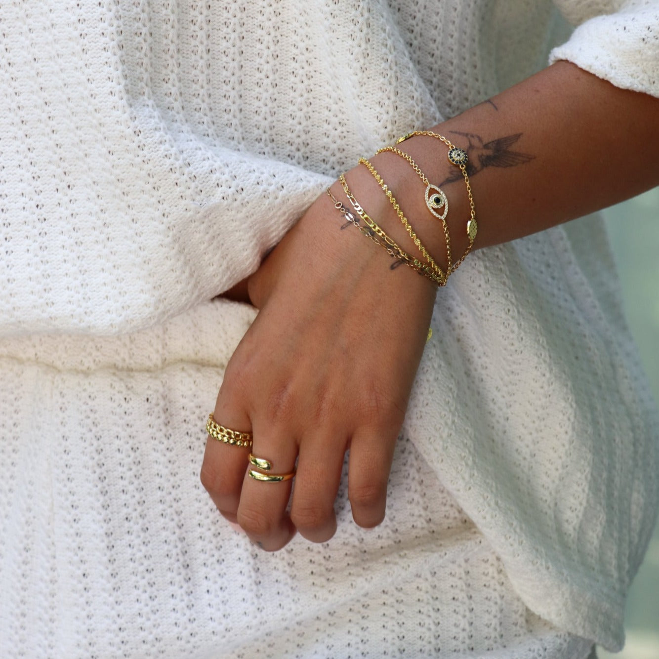 Celeste – Chic Dotted Elegance