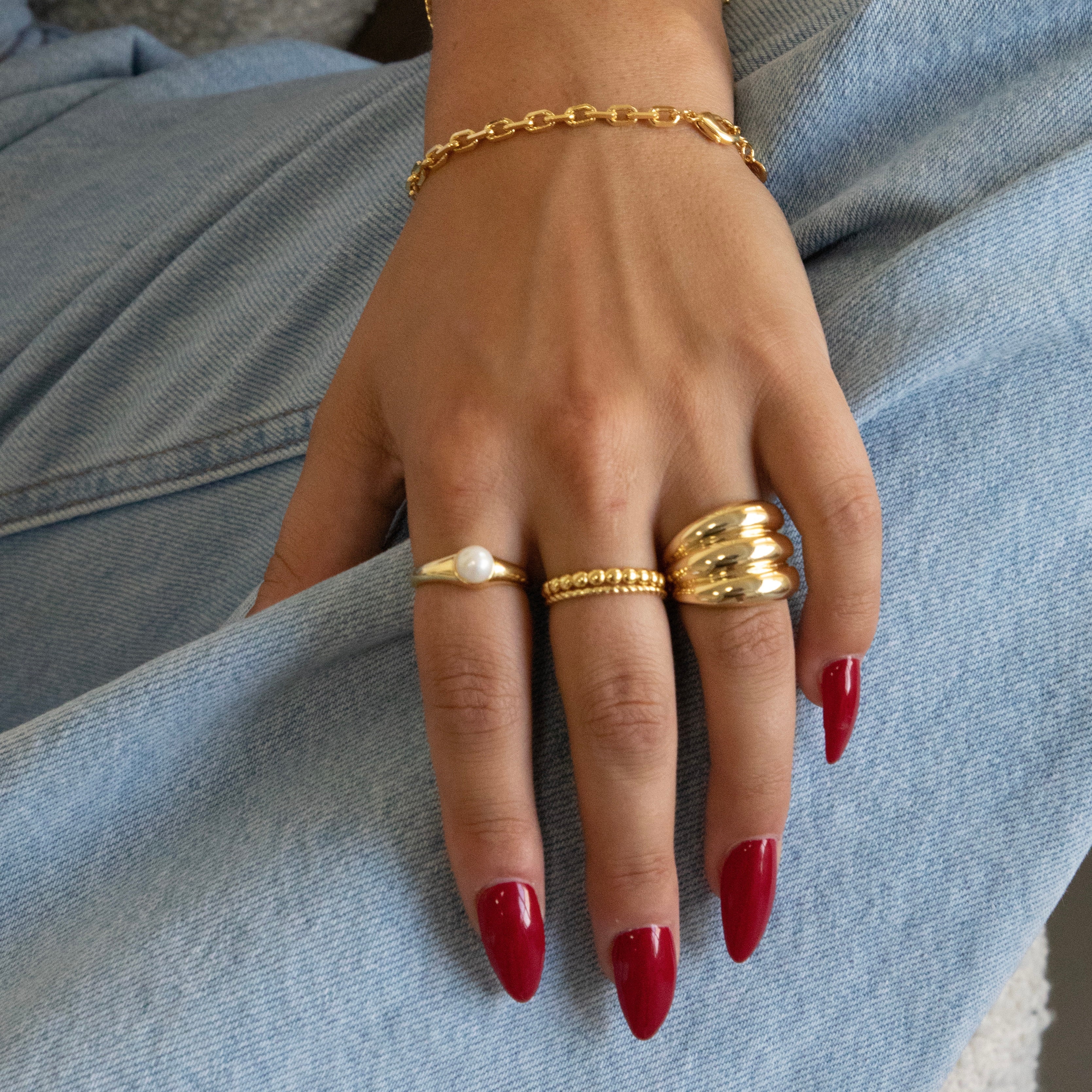 Celeste – Chic Dotted Elegance