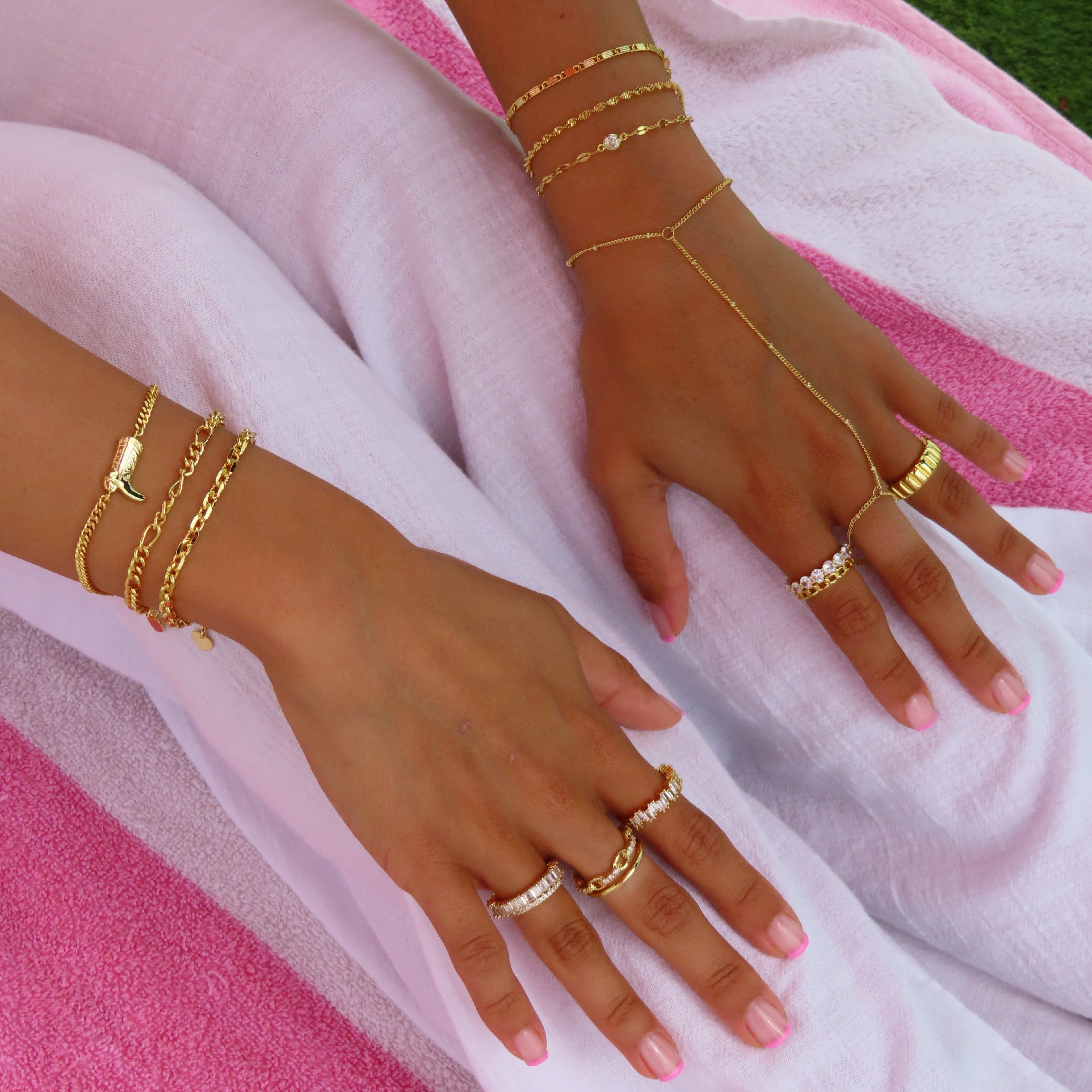 Enchanted Elegance – Timeless Bracelet Luxury