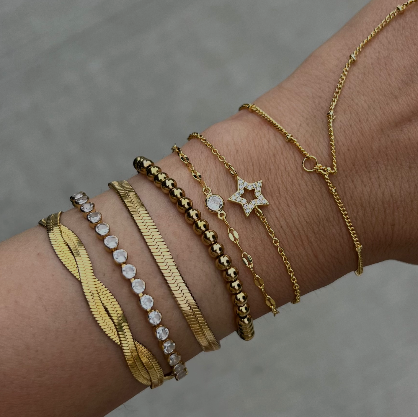 Enchanted Elegance – Timeless Bracelet Luxury