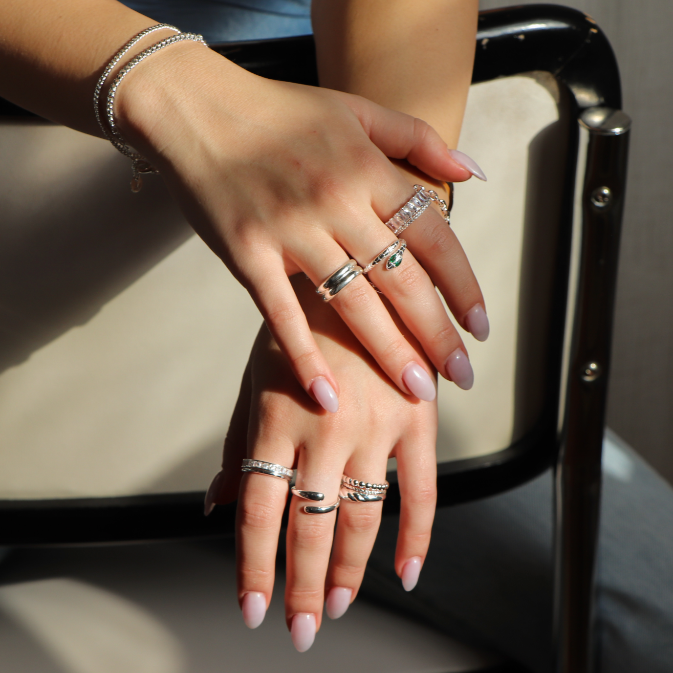 Radiant Aura – Luxe Statement Ring
