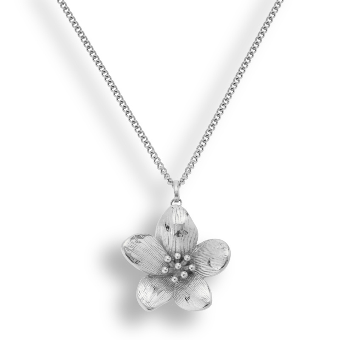 Fleur Necklace – Timeless Elegance Redefined