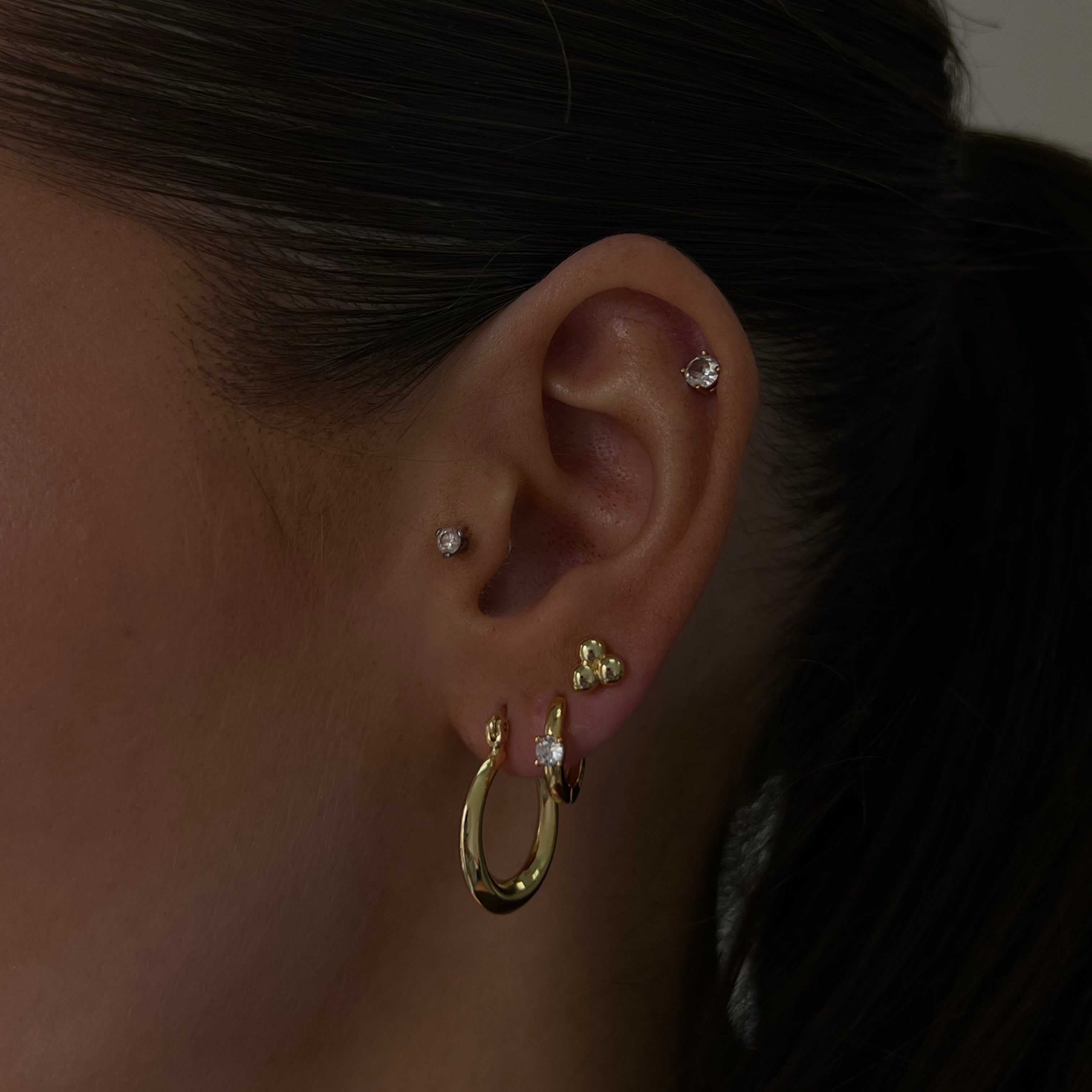 Radiant Aura – Chic Comfort Earrings