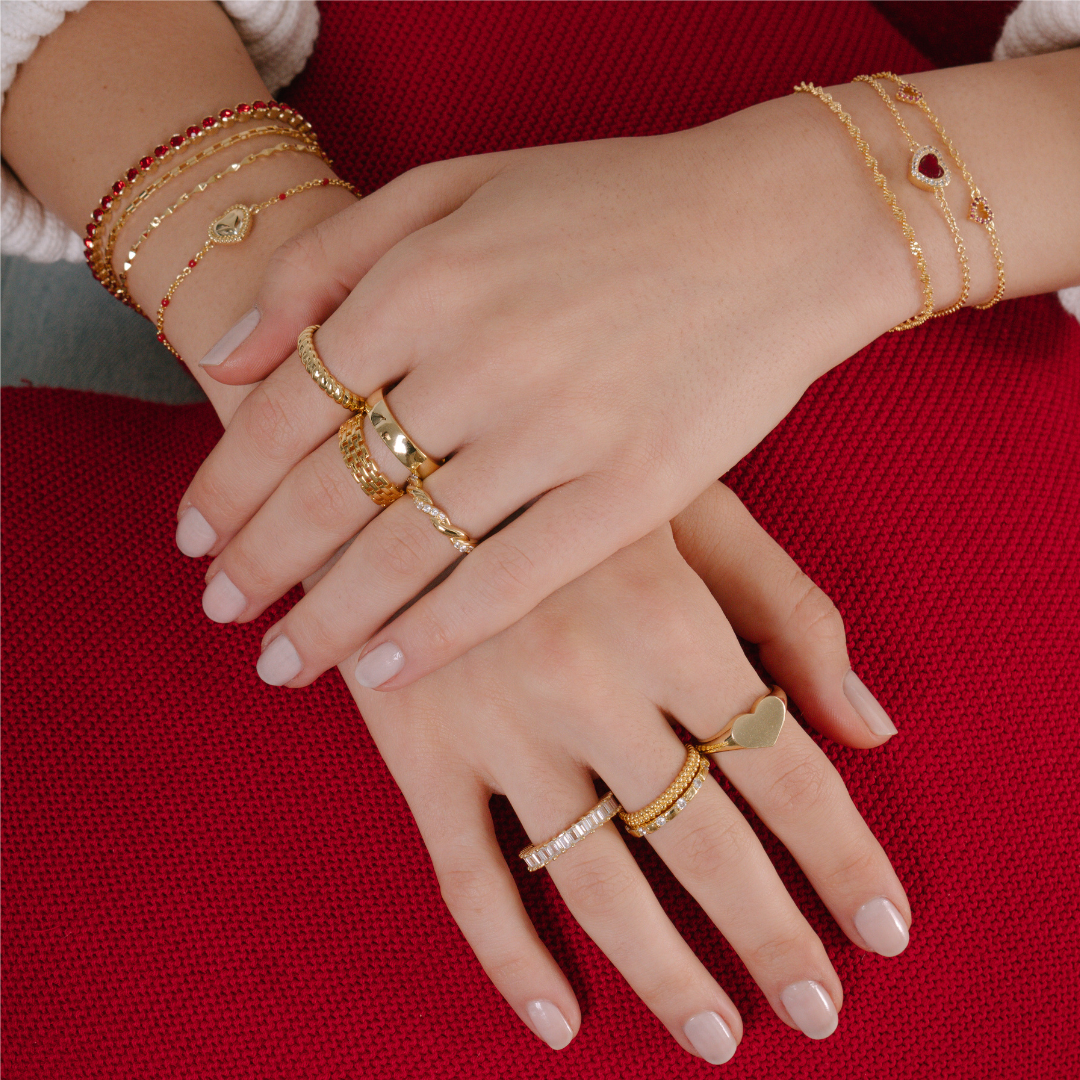 Adore – Luxe Embrace Ring