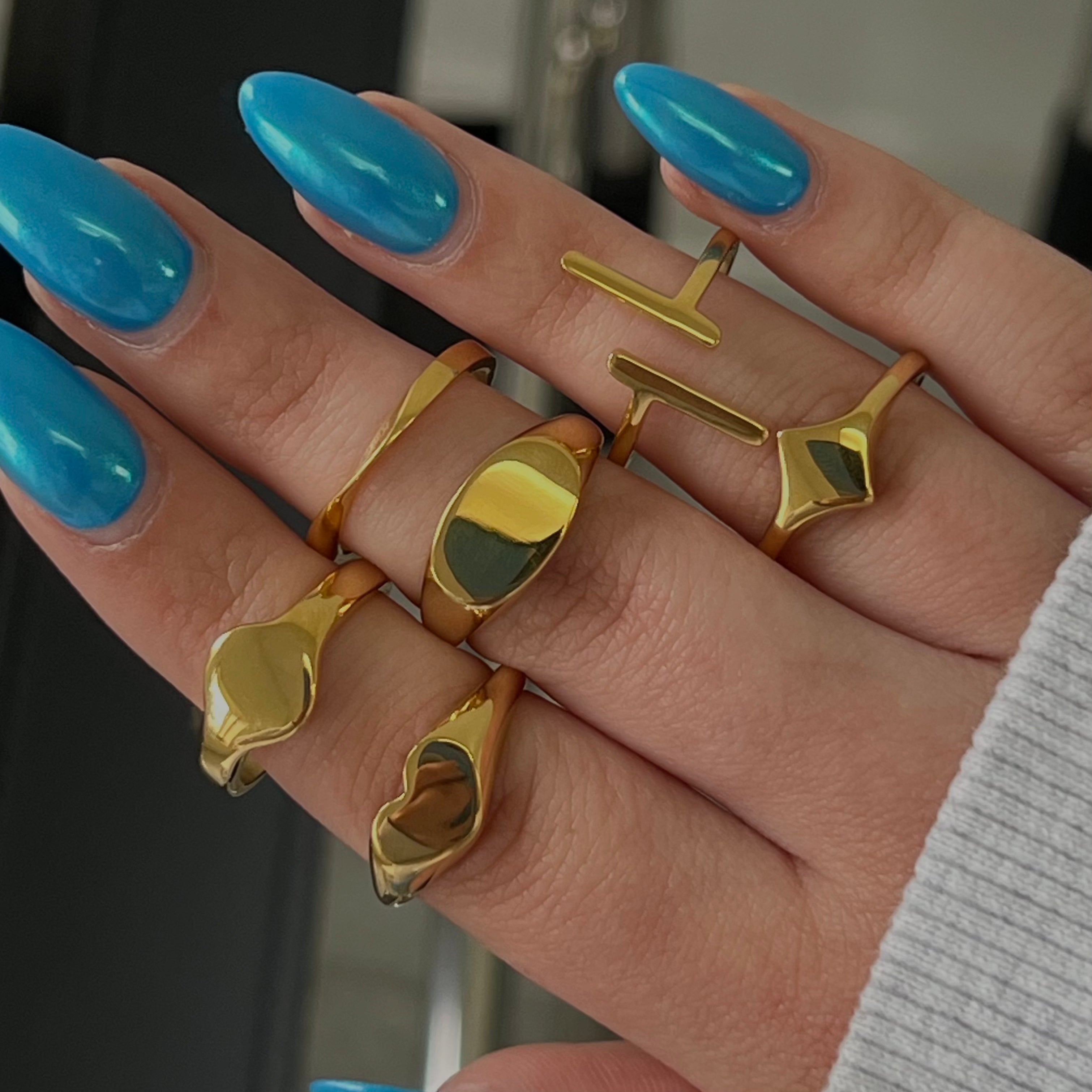Adore – Luxe Embrace Ring