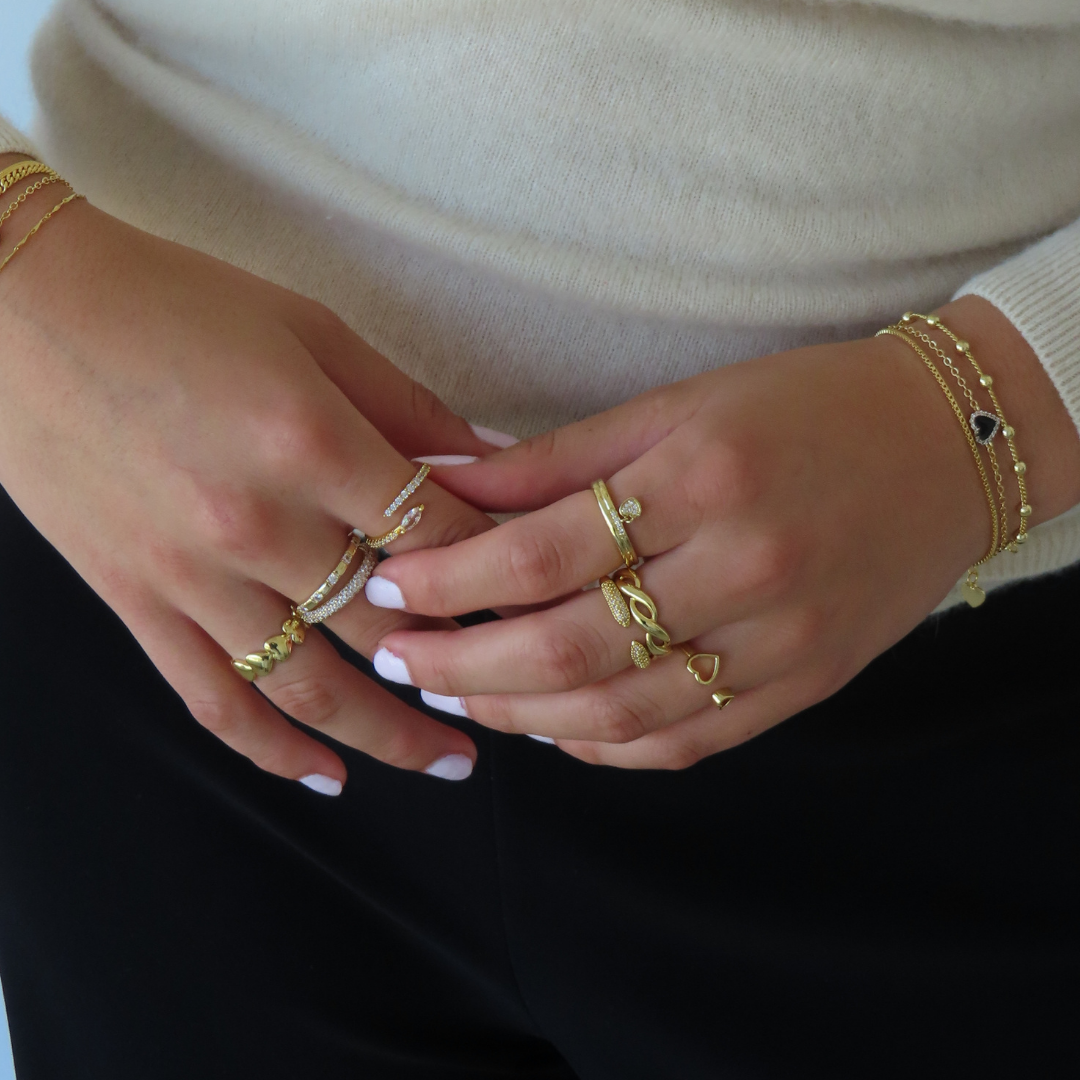 Embrace Elegance – Gimme Love Bracelet