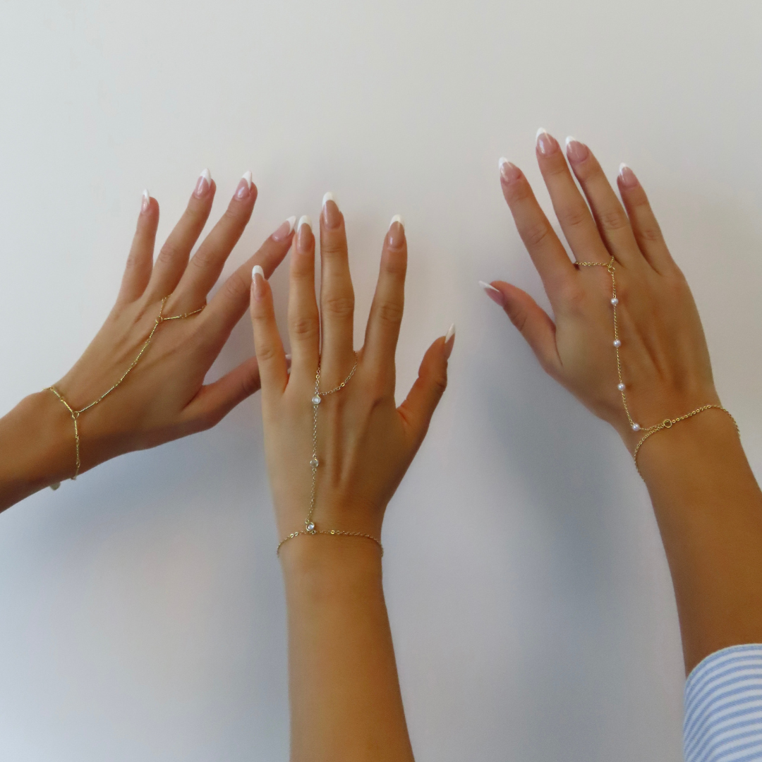 Viral Hand Chain Trio – Effortless Elegance