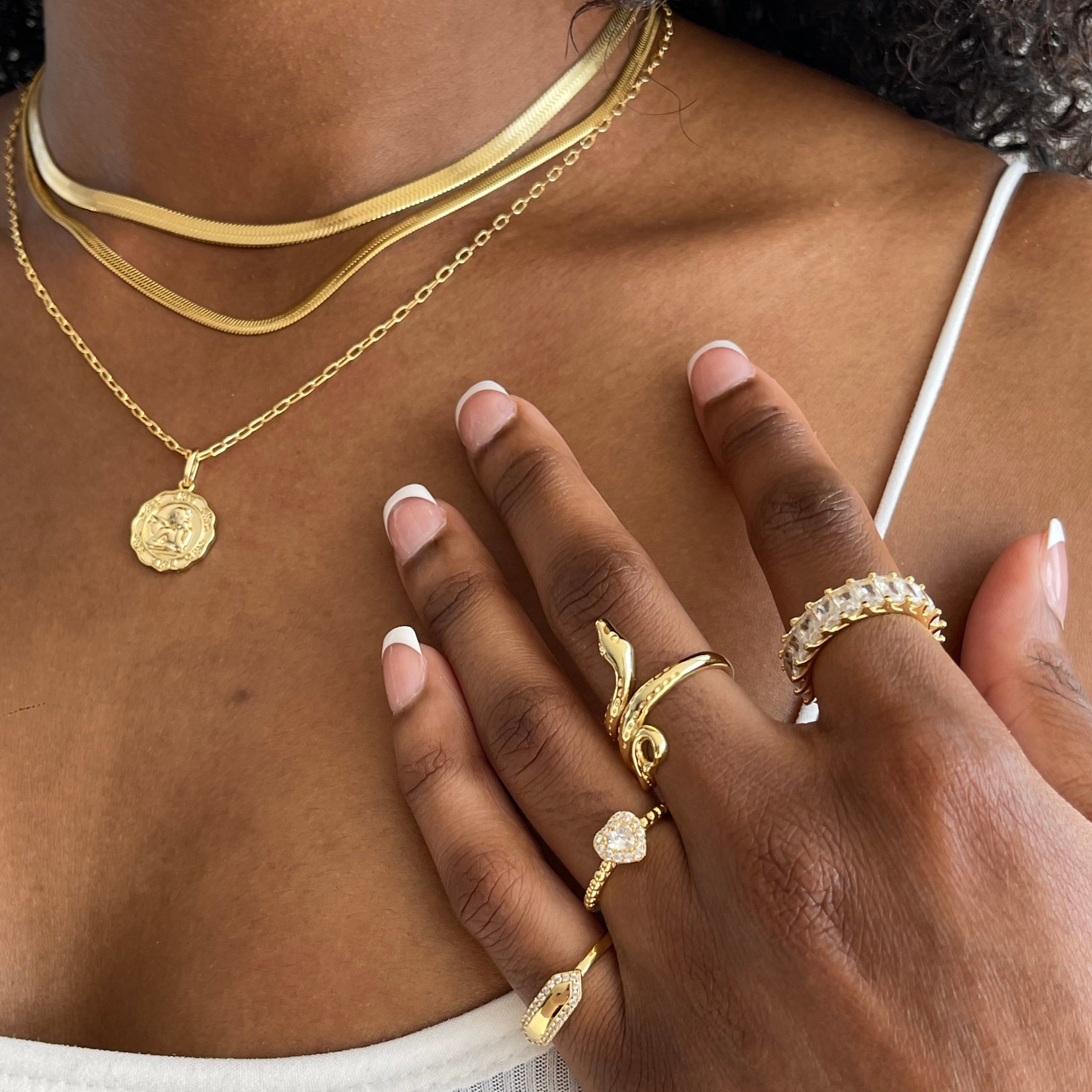 Celestial Charm – Exquisite Elegance Necklace