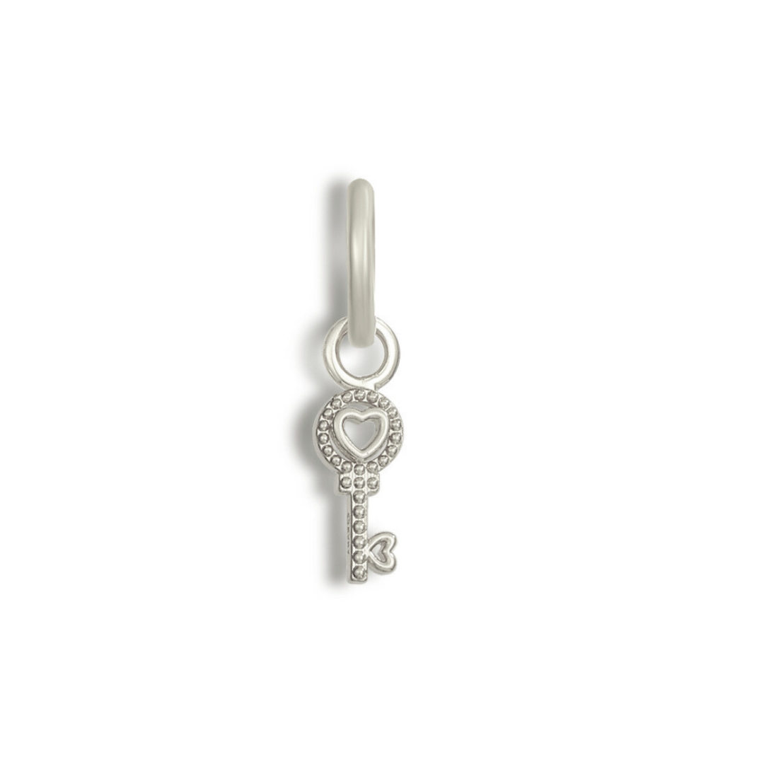 Heartfelt Charm – Timeless Elegance