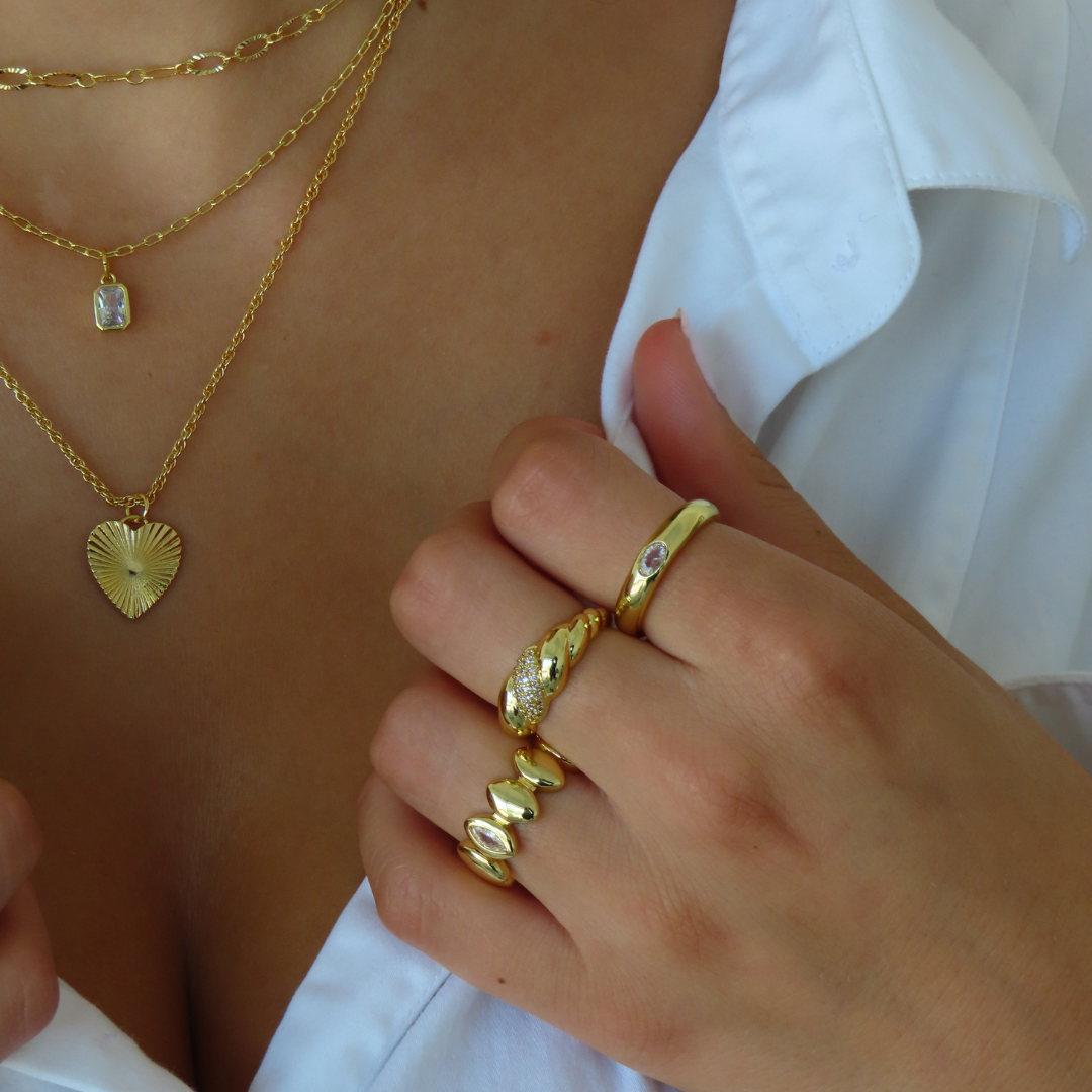 Opulent Circle – Timeless Luxe Ring
