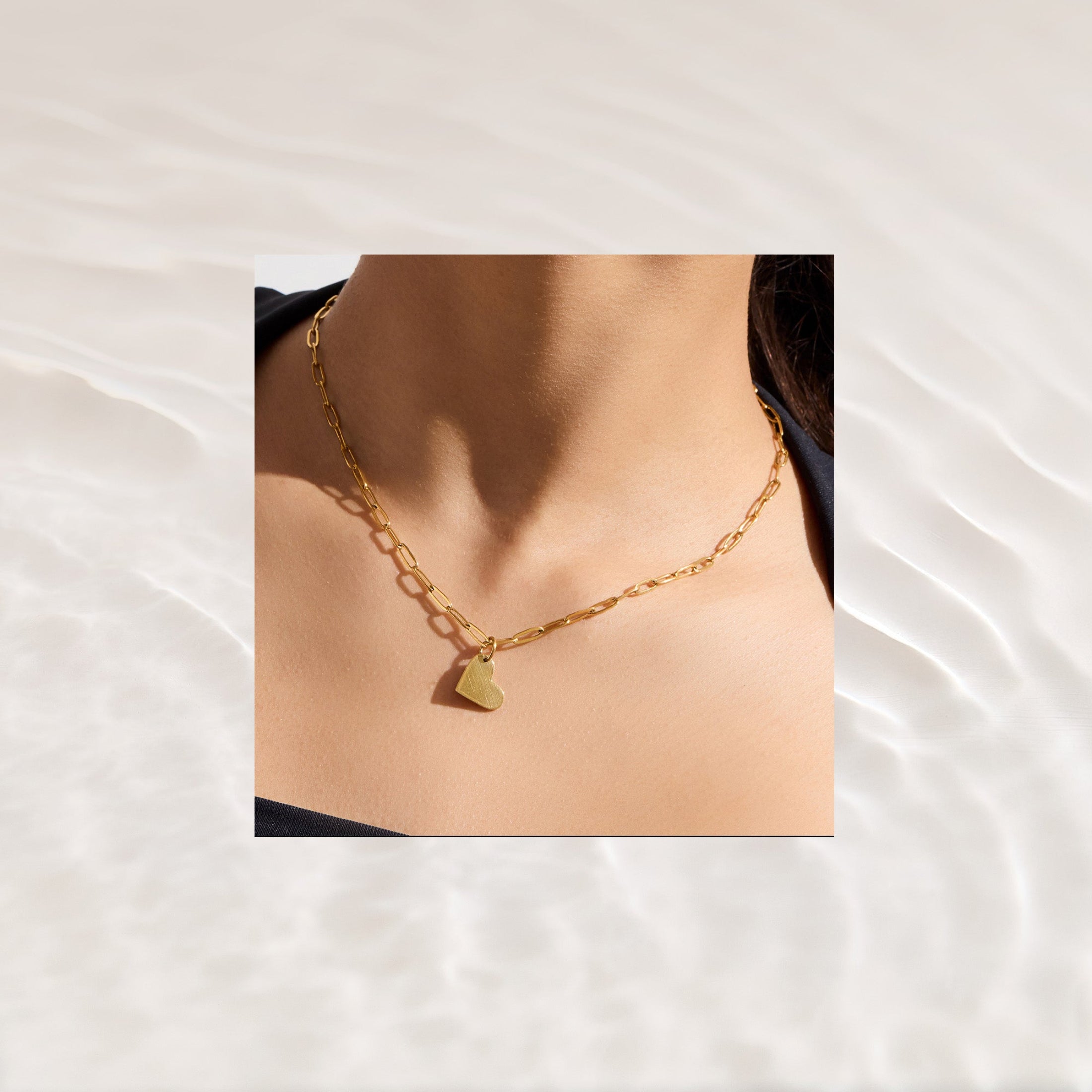 Connected Elegance – Timeless Necklace