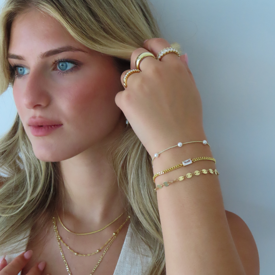 Celestial Charm – Luxe Pearl Bracelet