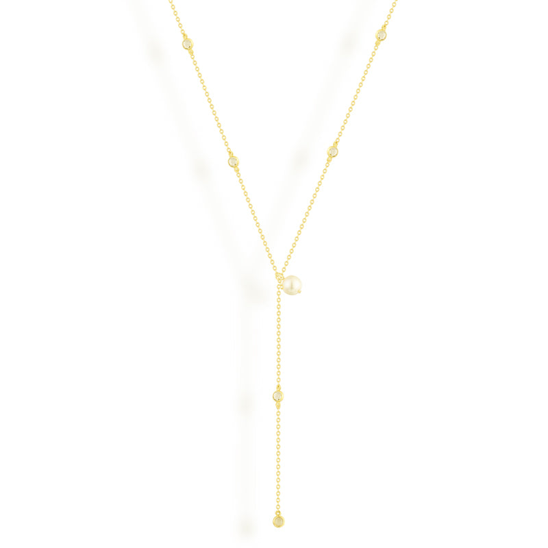 Pearly Elegance – Timeless Neckline Luxury