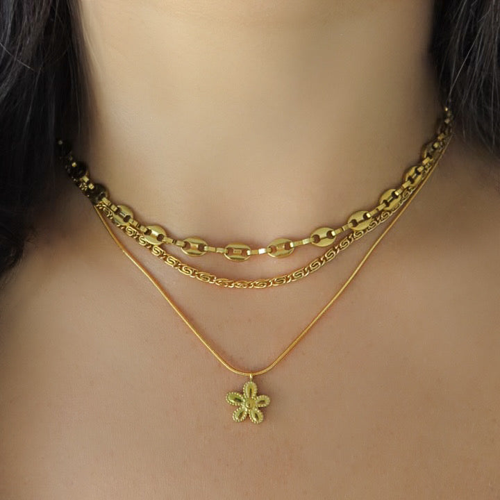 Petunia – Luxe Floral Elegance