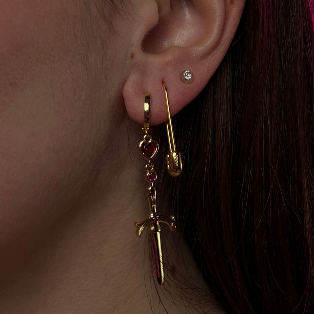 Adorned Elegance – Timeless Pin Earrings