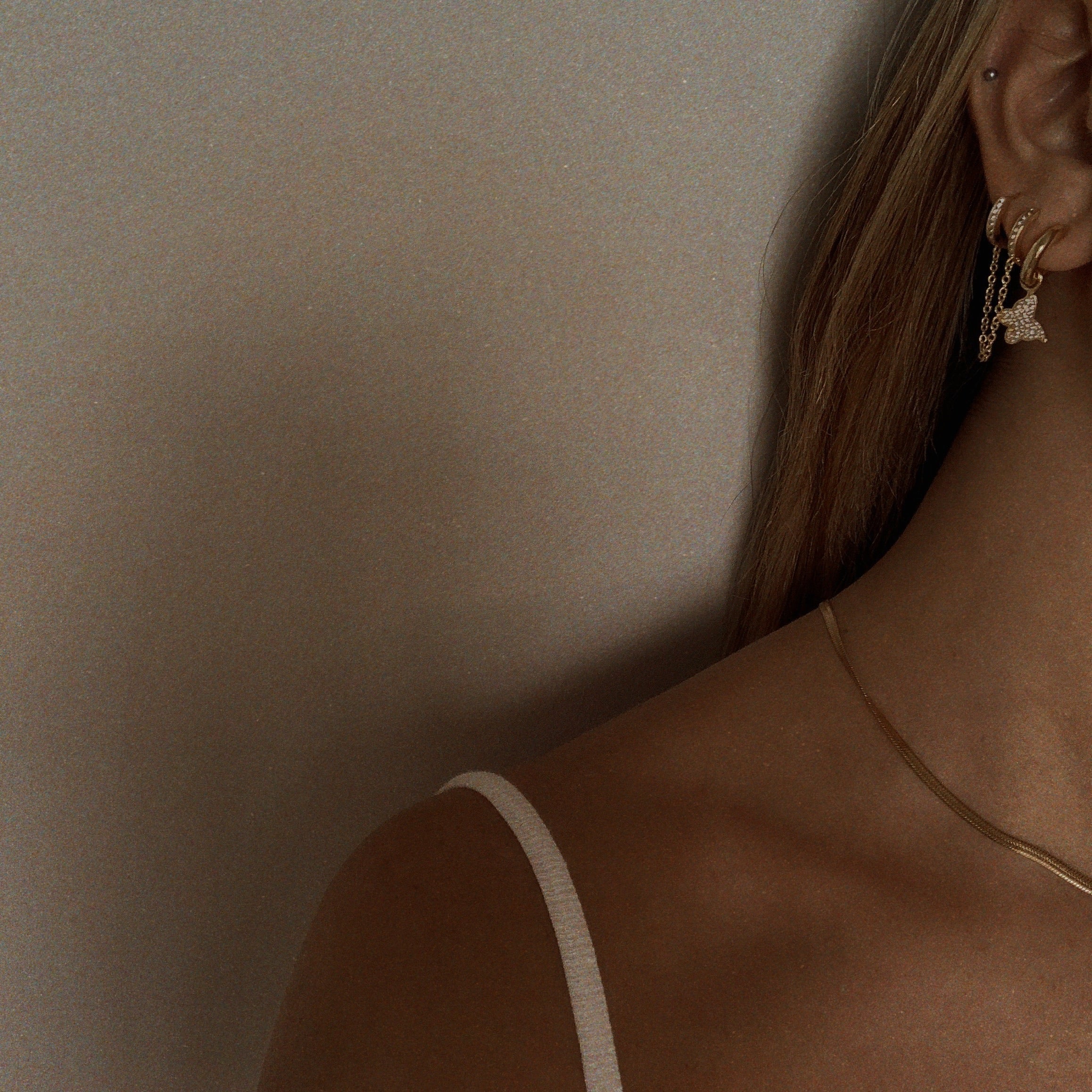Radiant Charm – Luxe Earring Delight