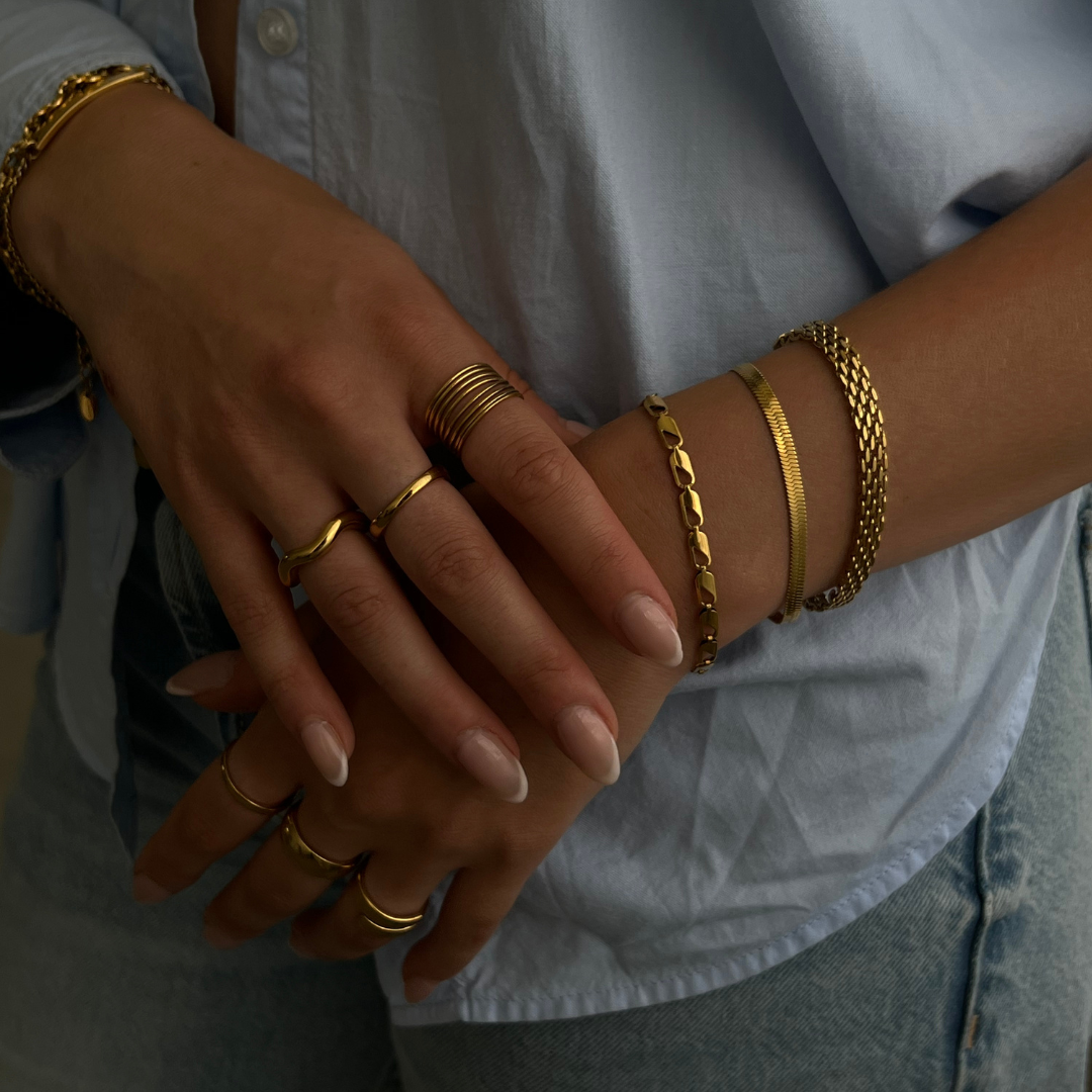 Serpentine Luxe – Radiant Elegance Bracelet