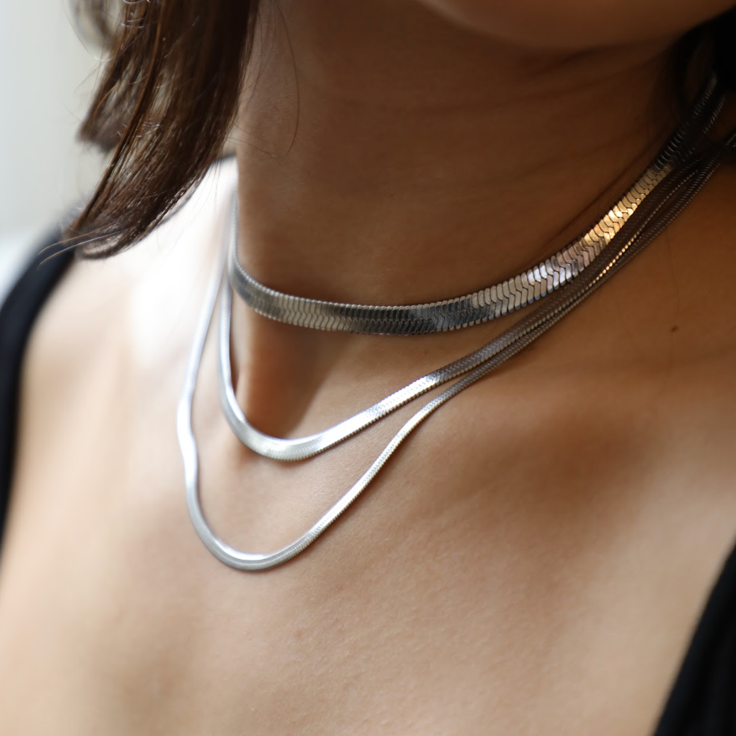 Serpentine Glow – Luxe Necklace