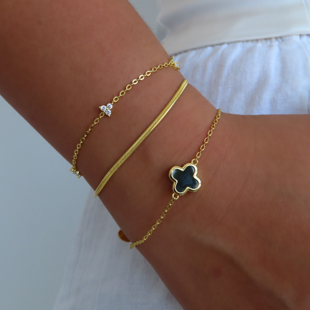 Serpentine Luxe – Effortless Elegance
