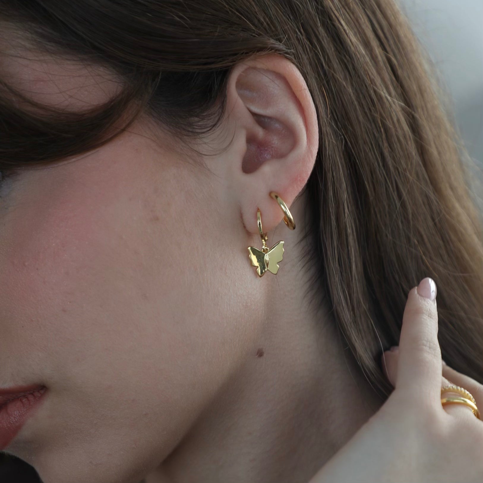Soho Hoops – Effortless Chic Redefined