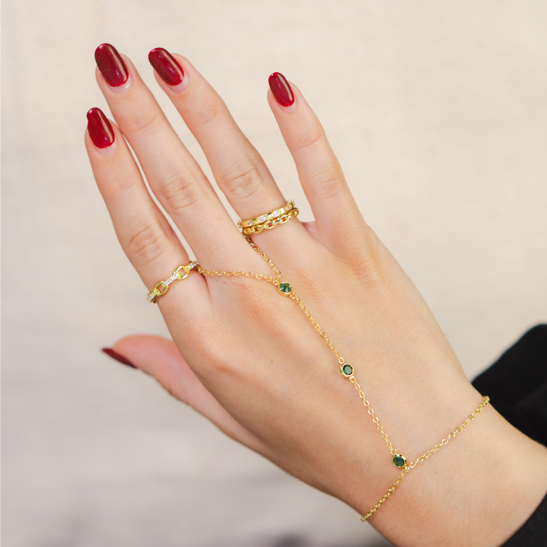 Celestial Charm – Luxe Hand Chain