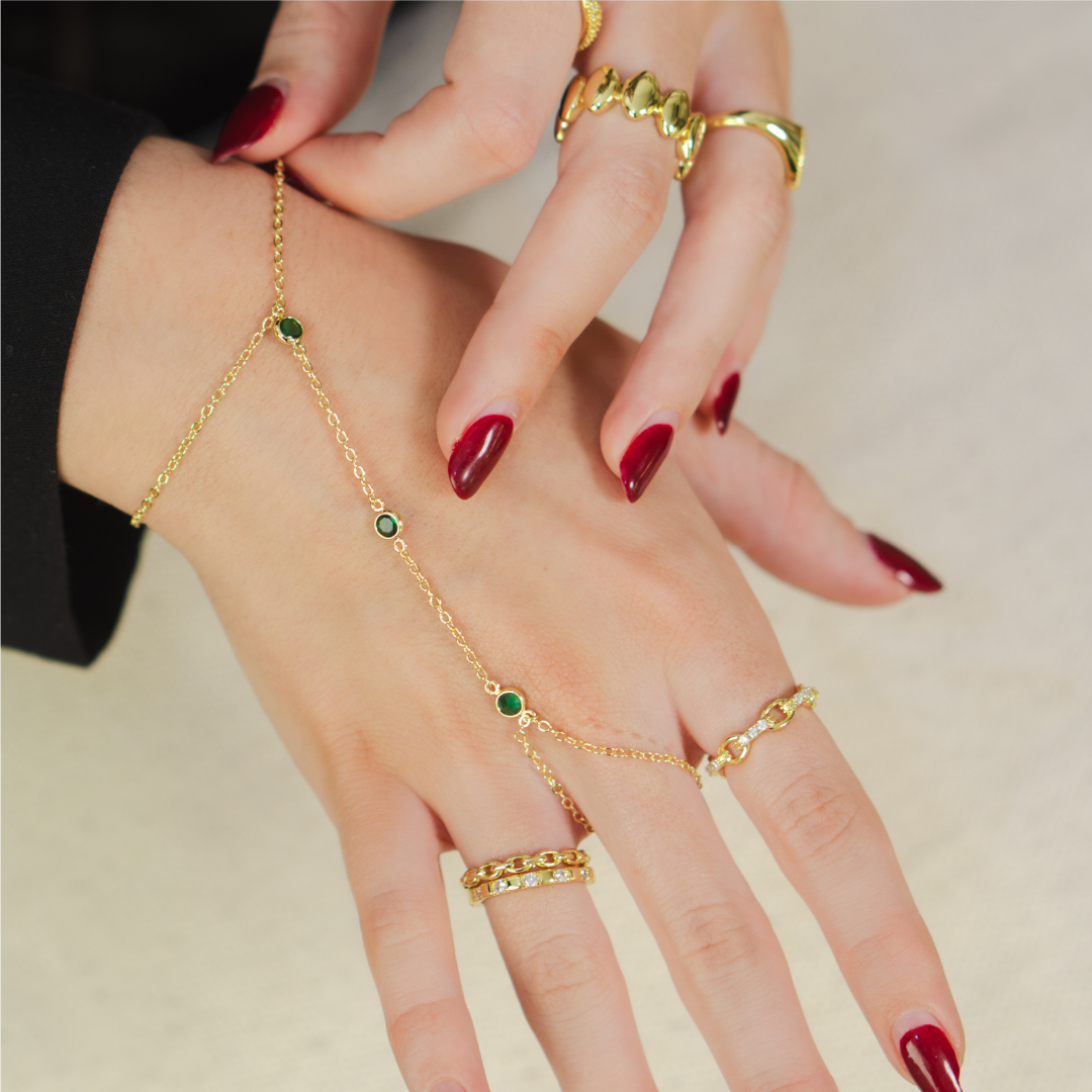 Celestial Charm – Luxe Hand Chain