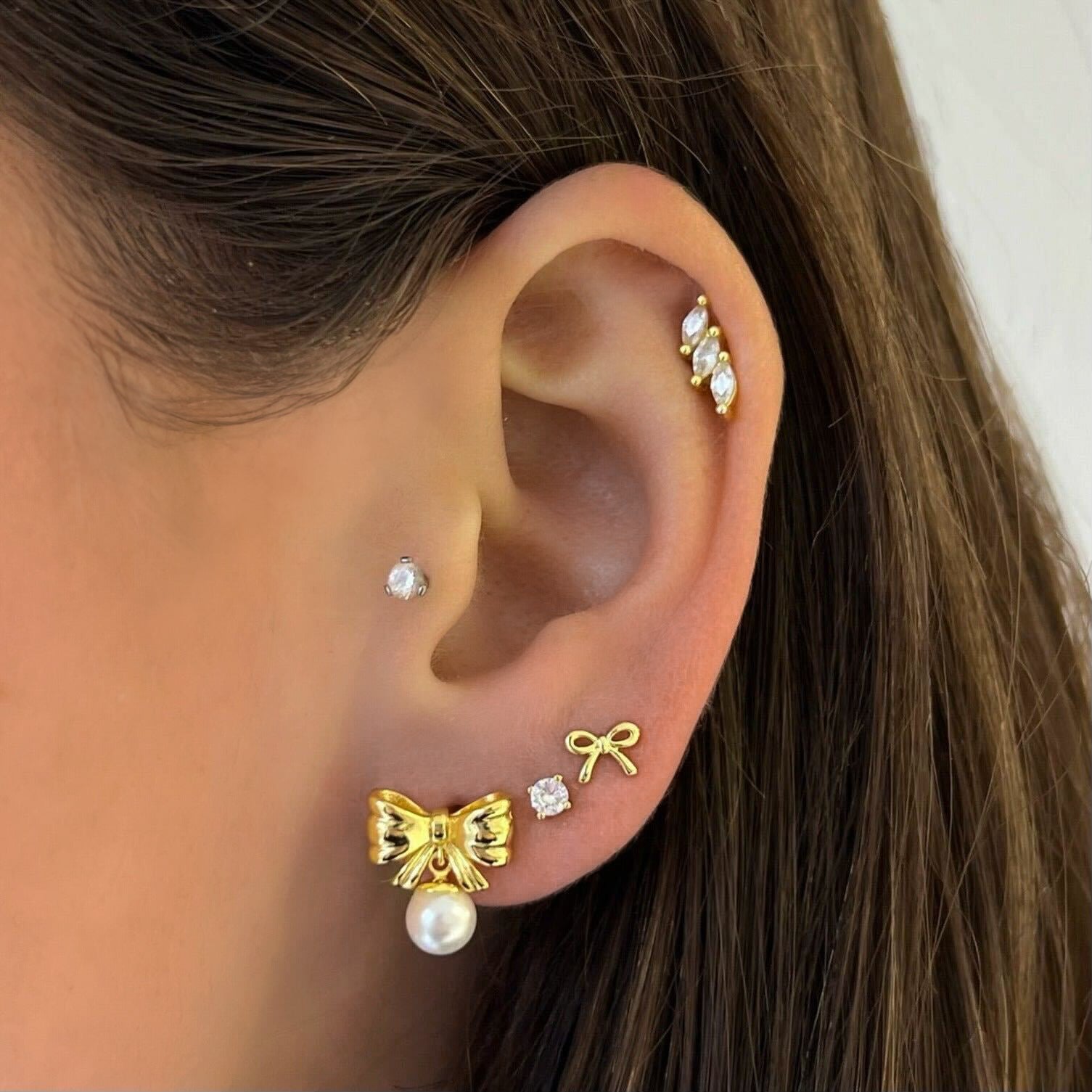 Elegance Unveiled – Bow Detail Earrings