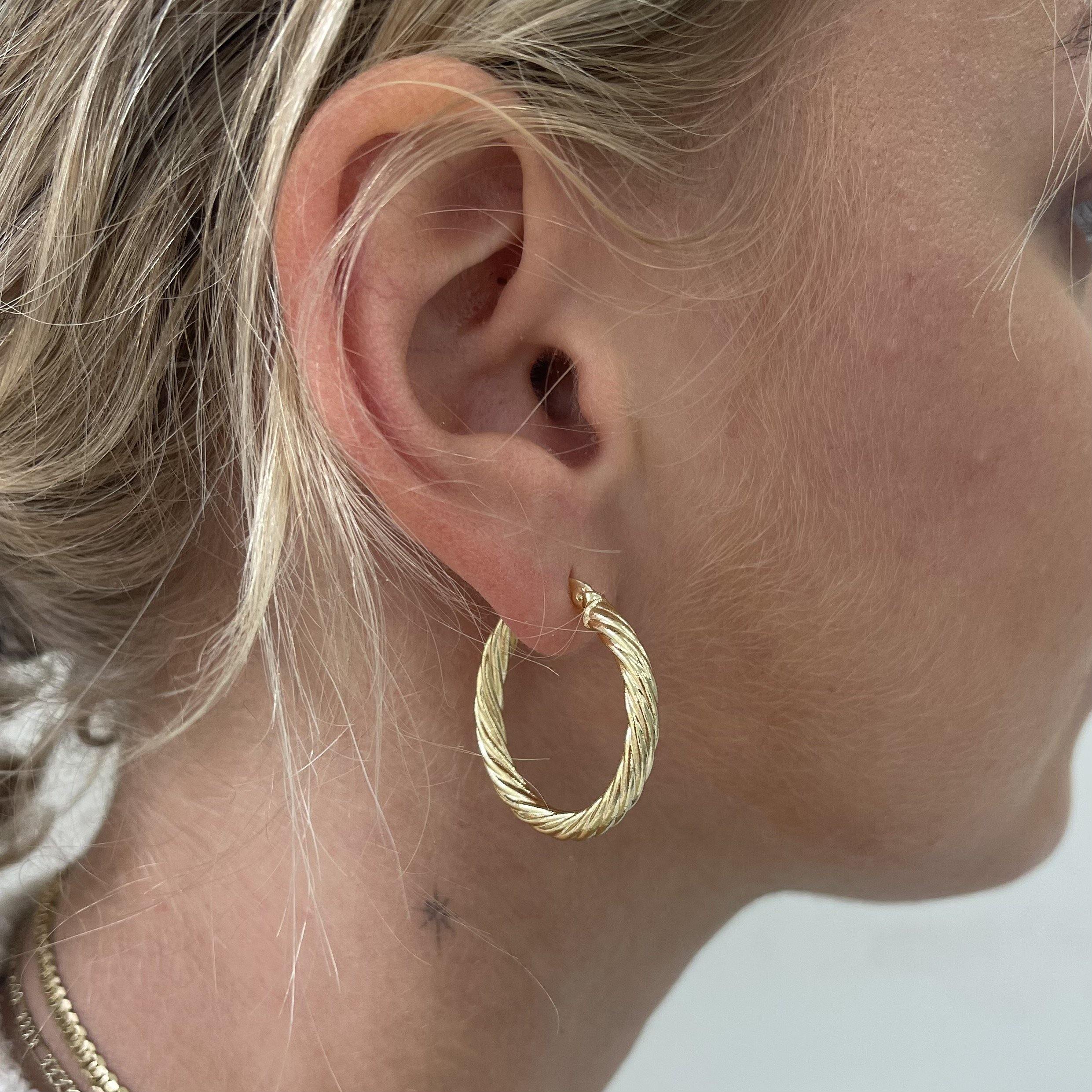 Contemporary Charm – Hoop Elegance