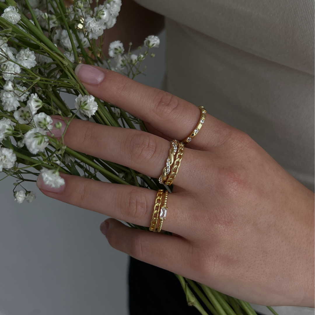 Twisted Love – Timeless Elegance Ring