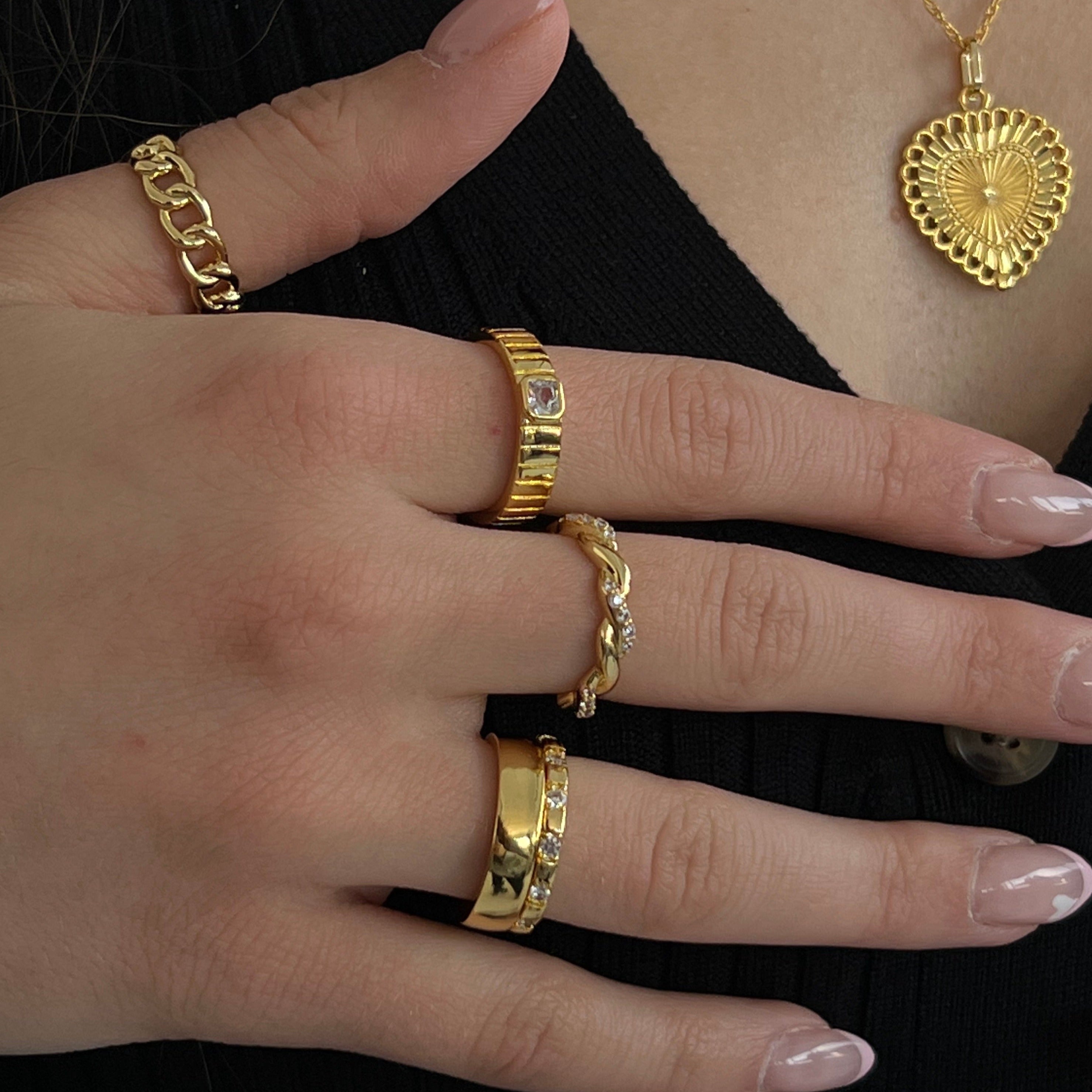 Venice Elegance – Luxe Comfort Ring