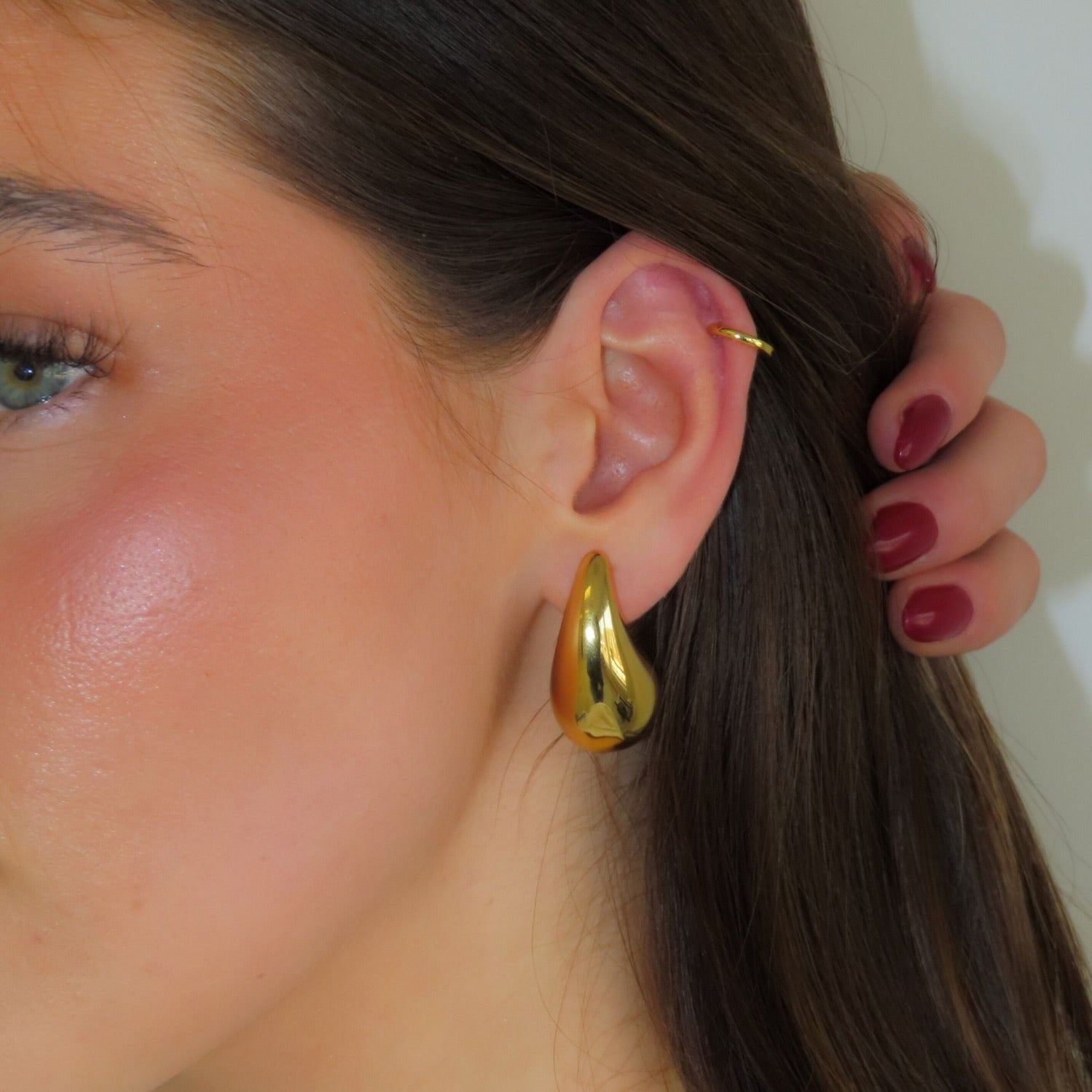 Chic Aura – Effortless Elegance Earrings