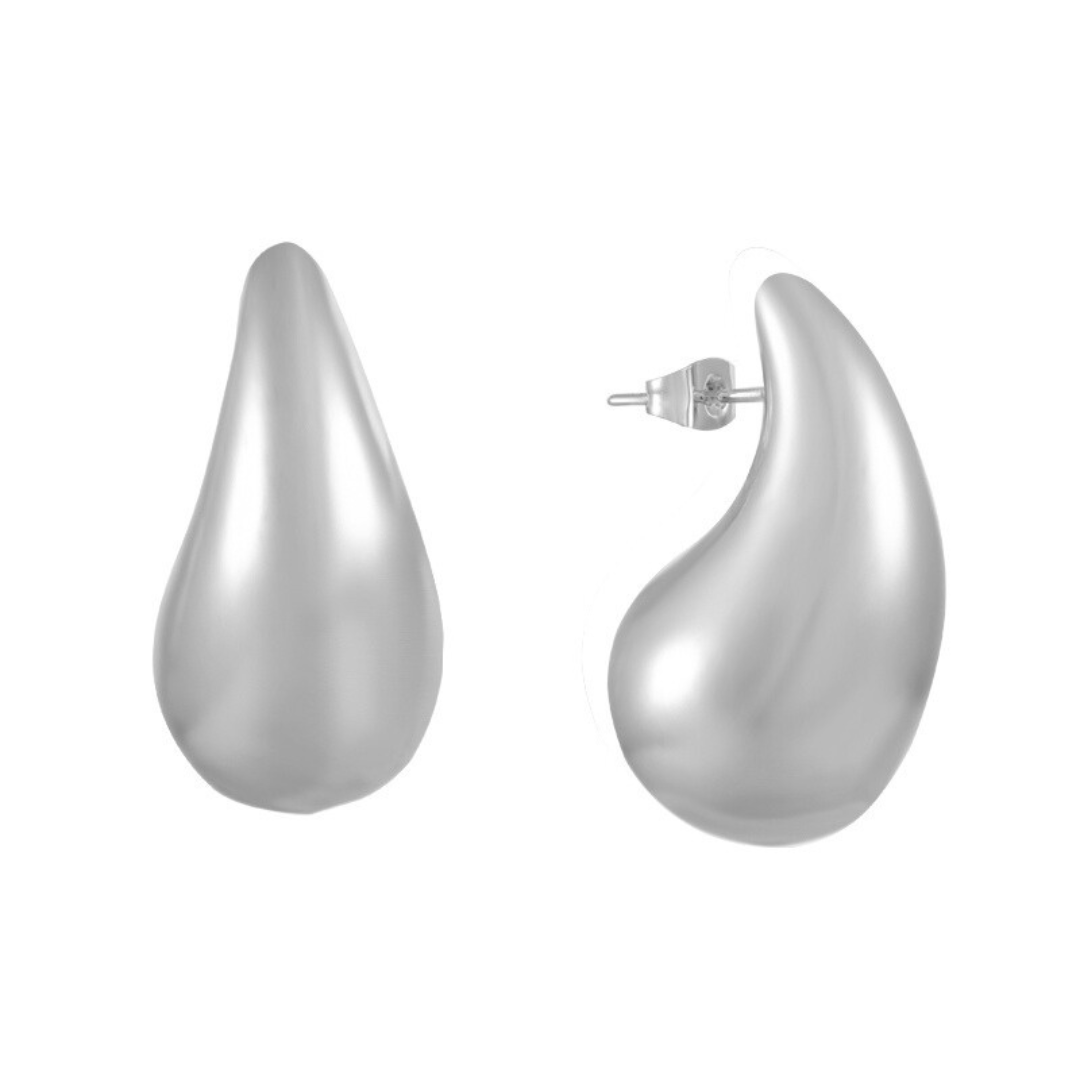 Chic Aura – Effortless Elegance Earrings