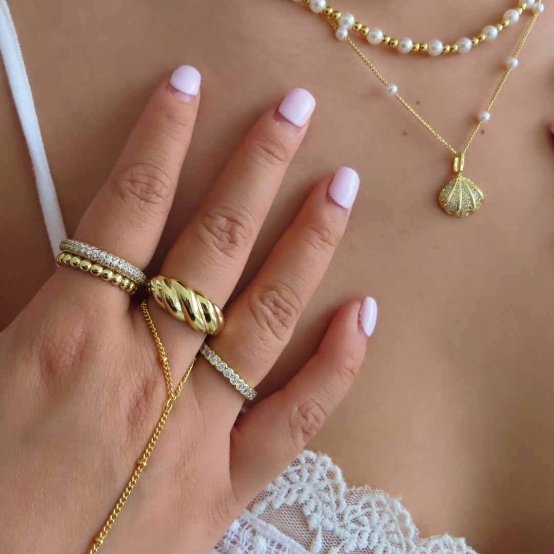 Celeste – Chic Dotted Elegance