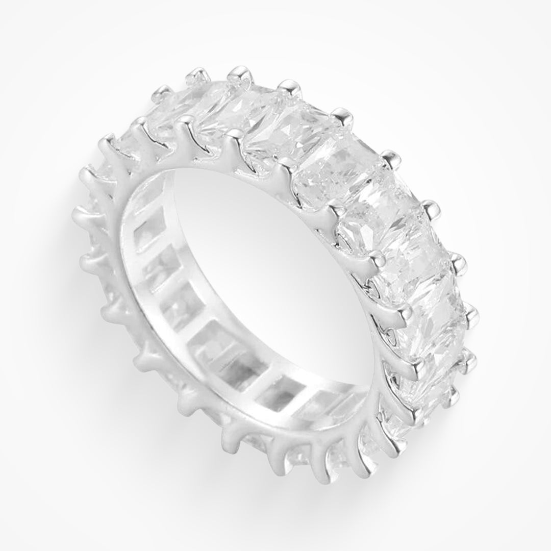 Radiant Aura – Luxe Statement Ring